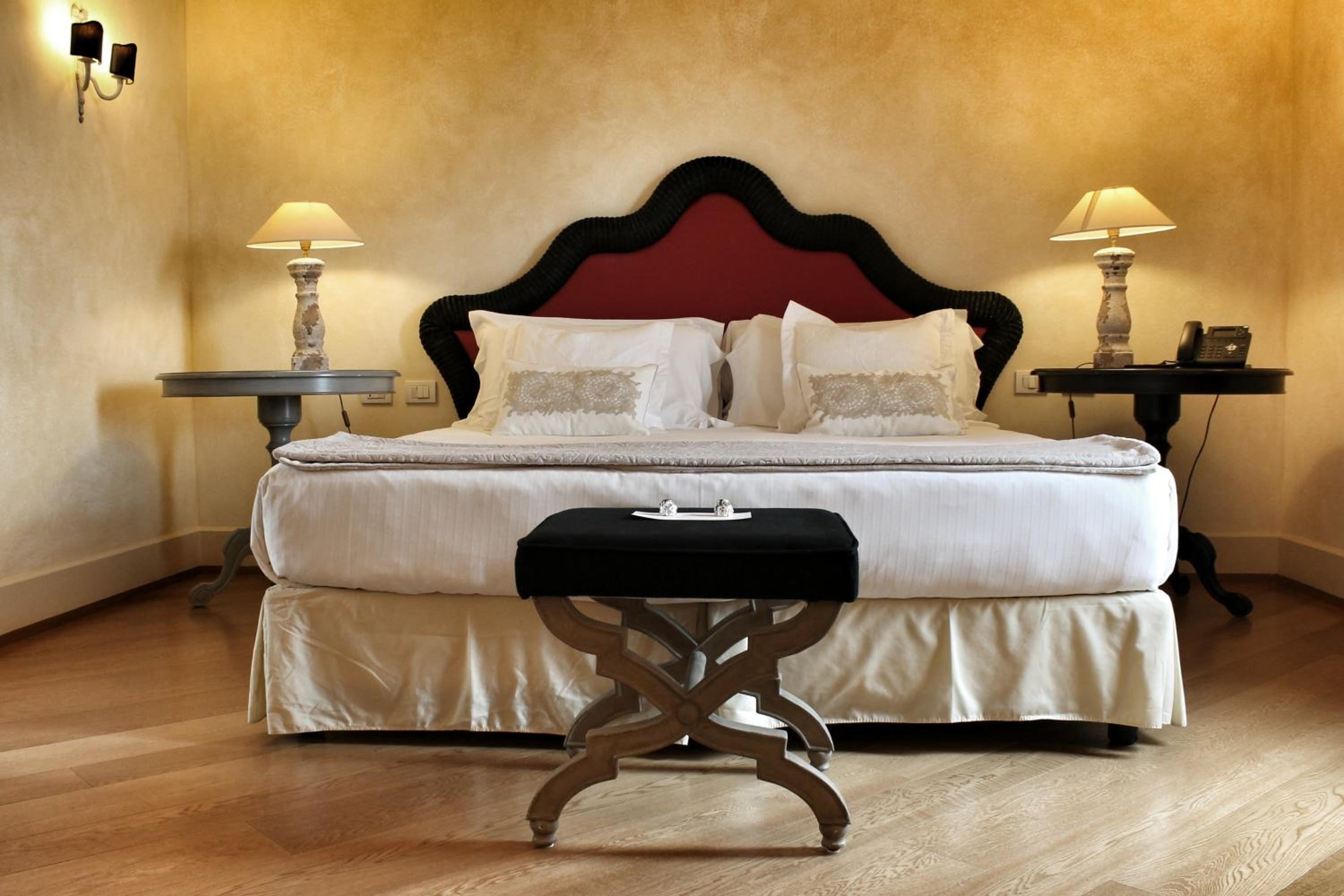 Double or Twin Room - Photo 1