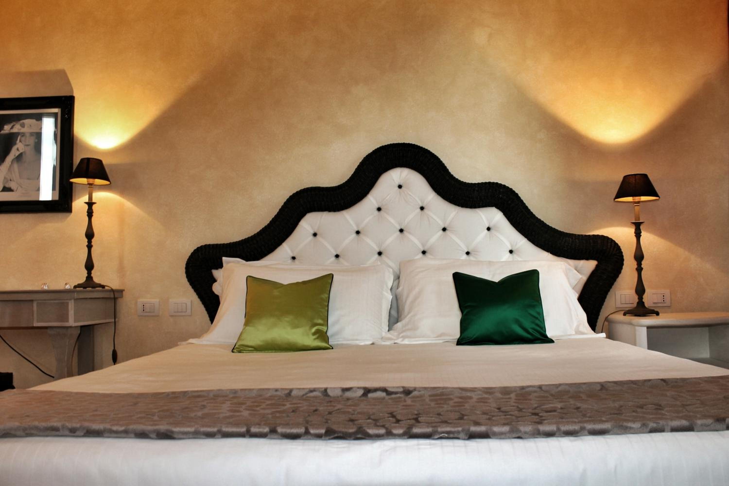 Double or Twin Room - Photo 2