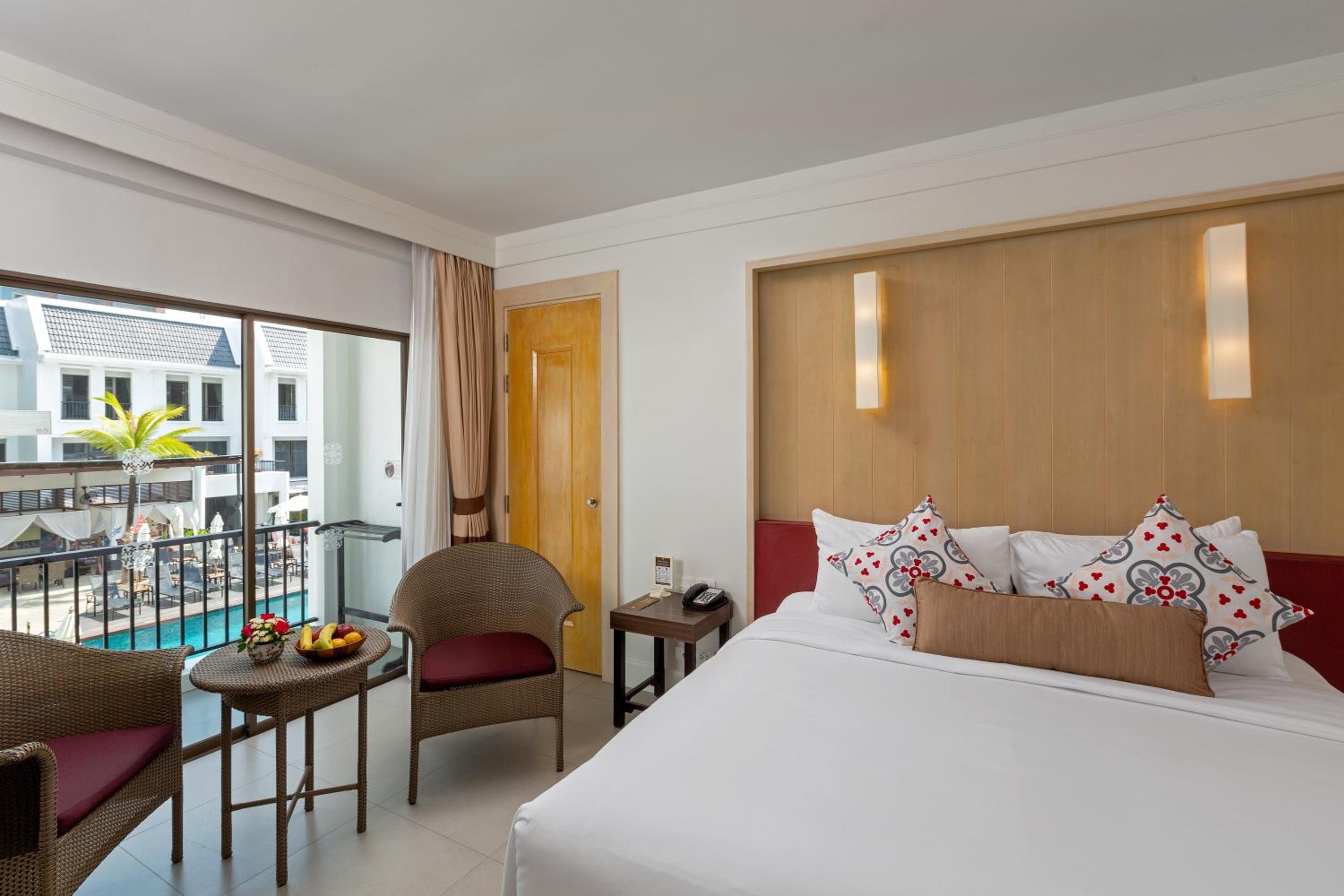 Deluxe Double or Twin Room with Pool View - Photo 1