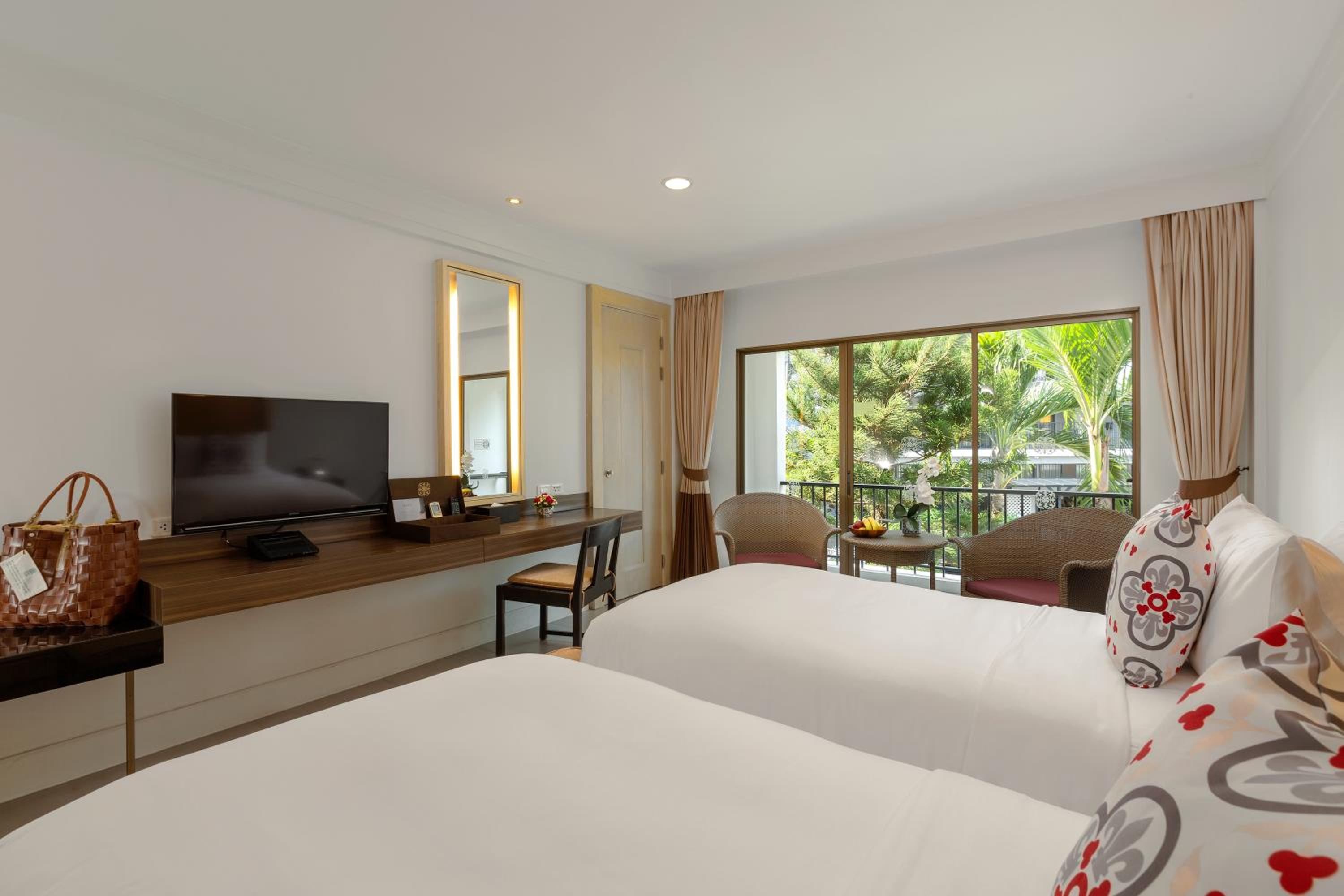 Deluxe Double or Twin Room - Photo 4