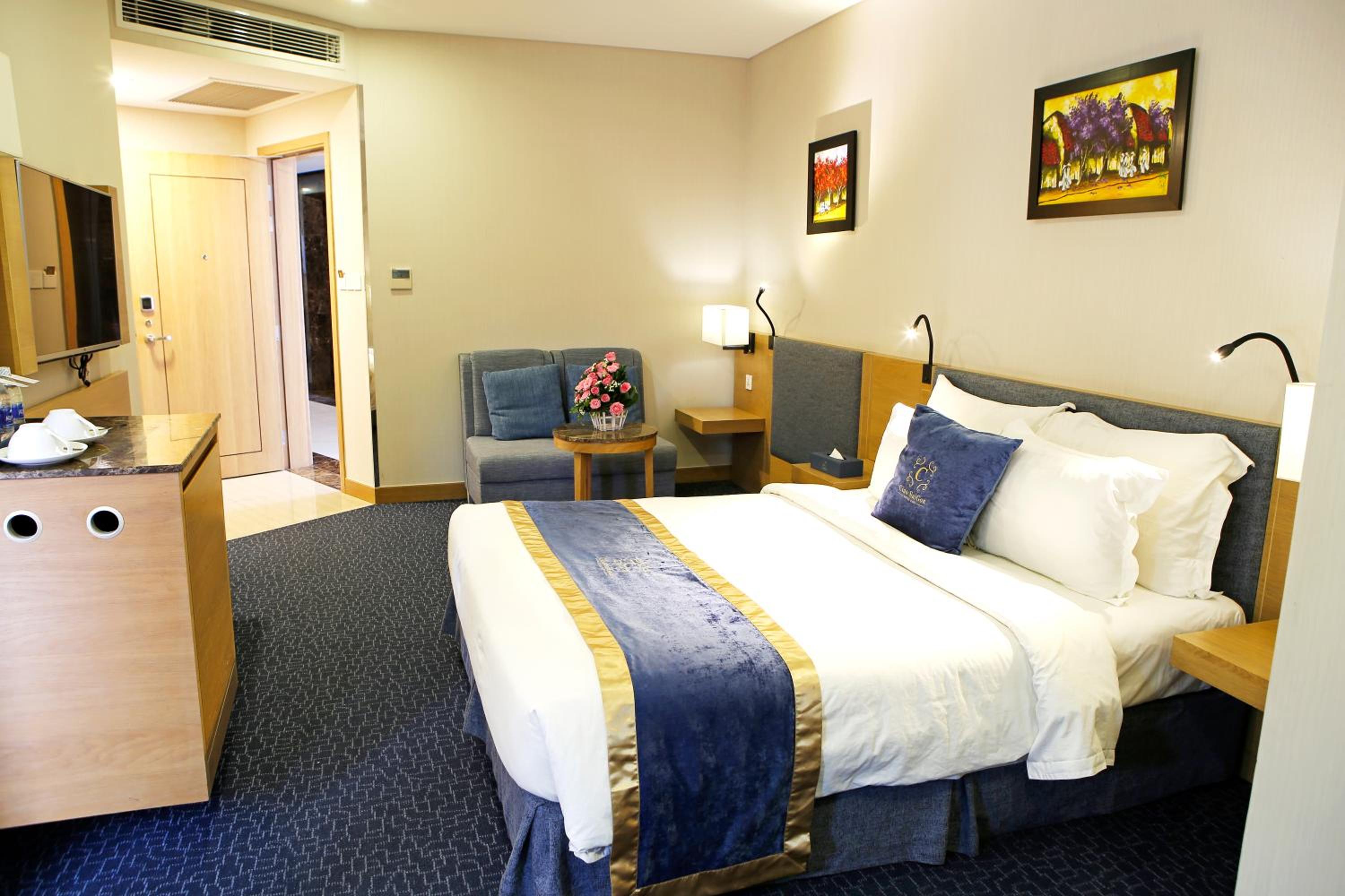 Suite Double with City View photo 1