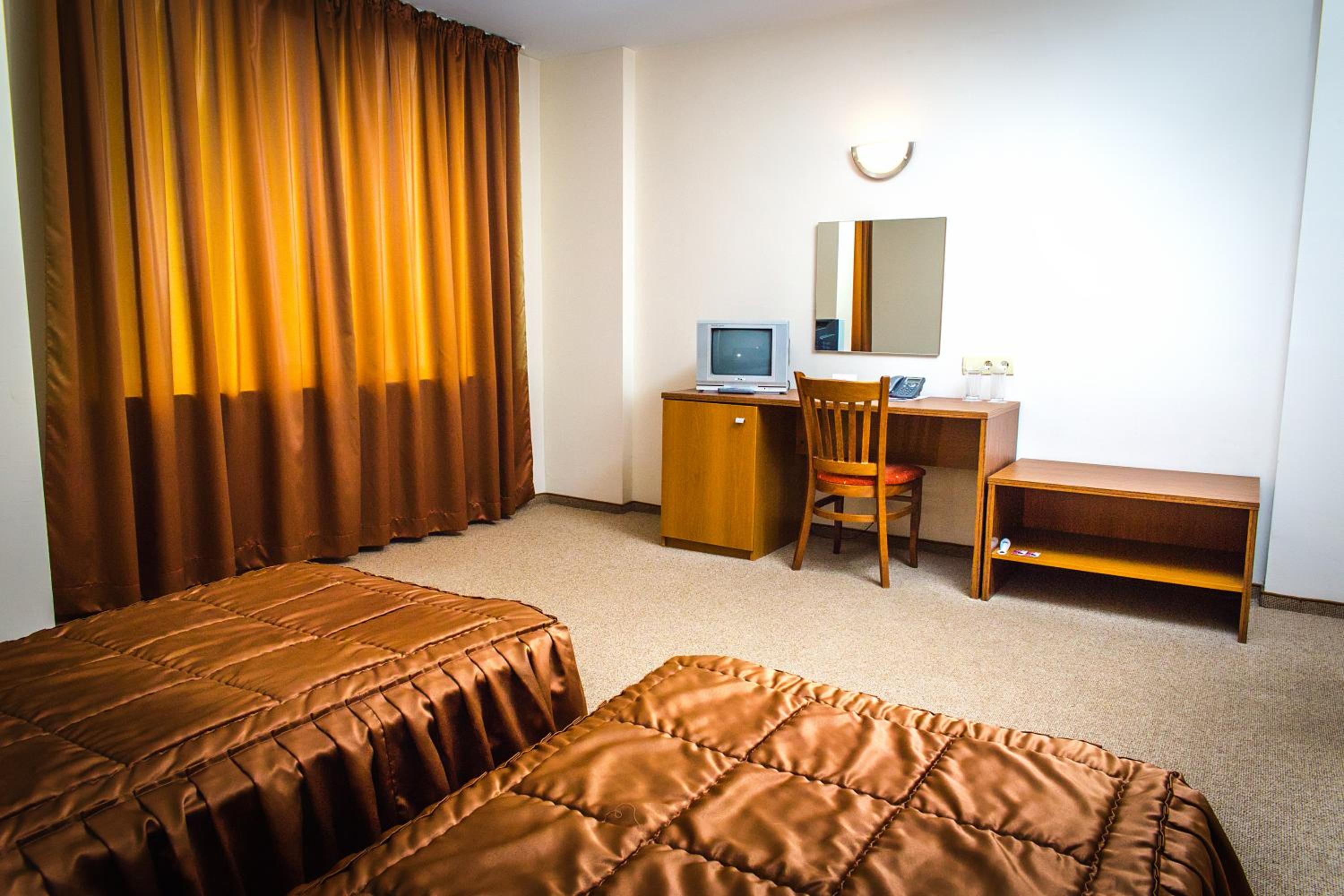 Budget Twin Room photo 3
