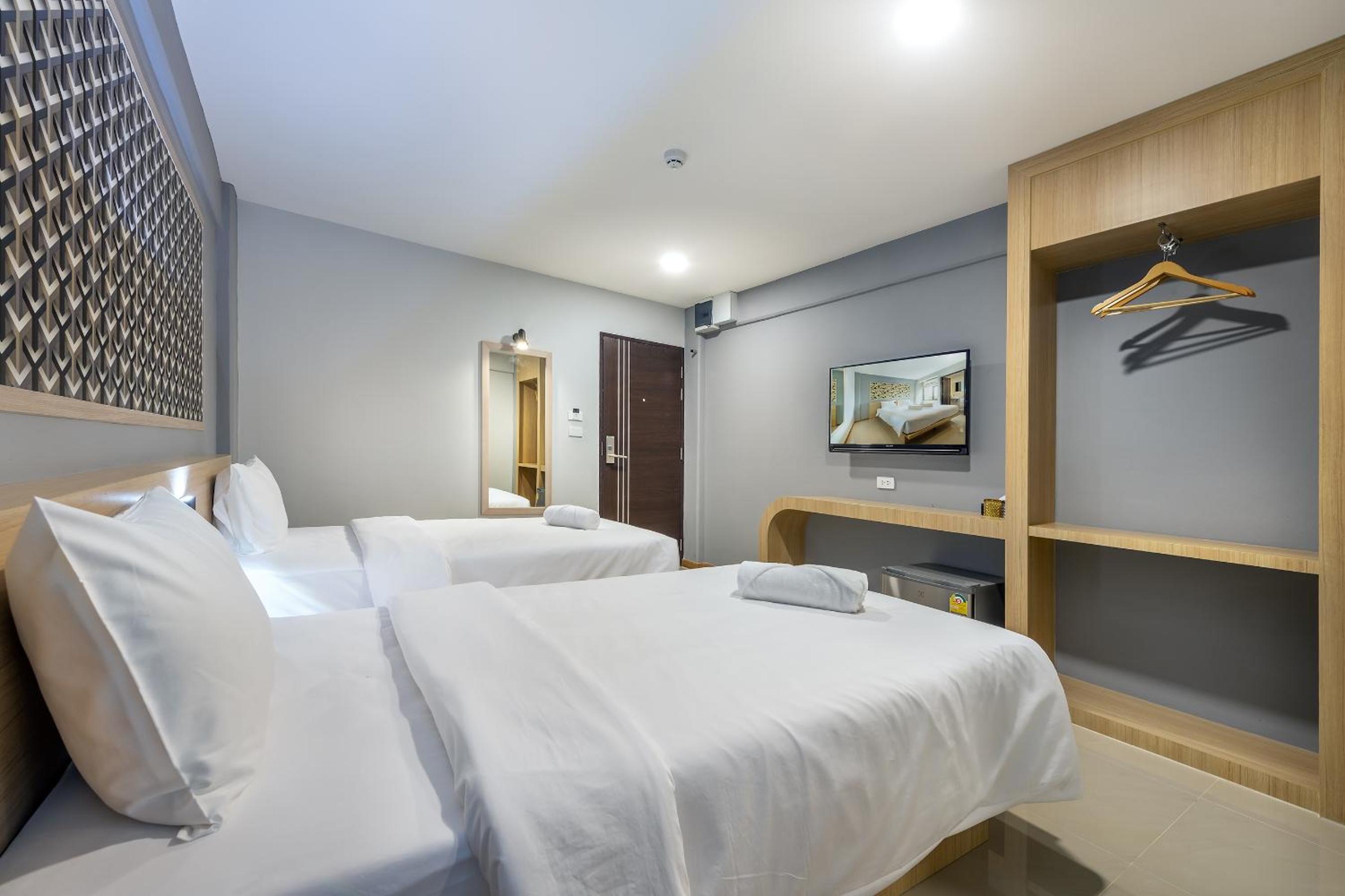 Superior Twin Room - Photo 11