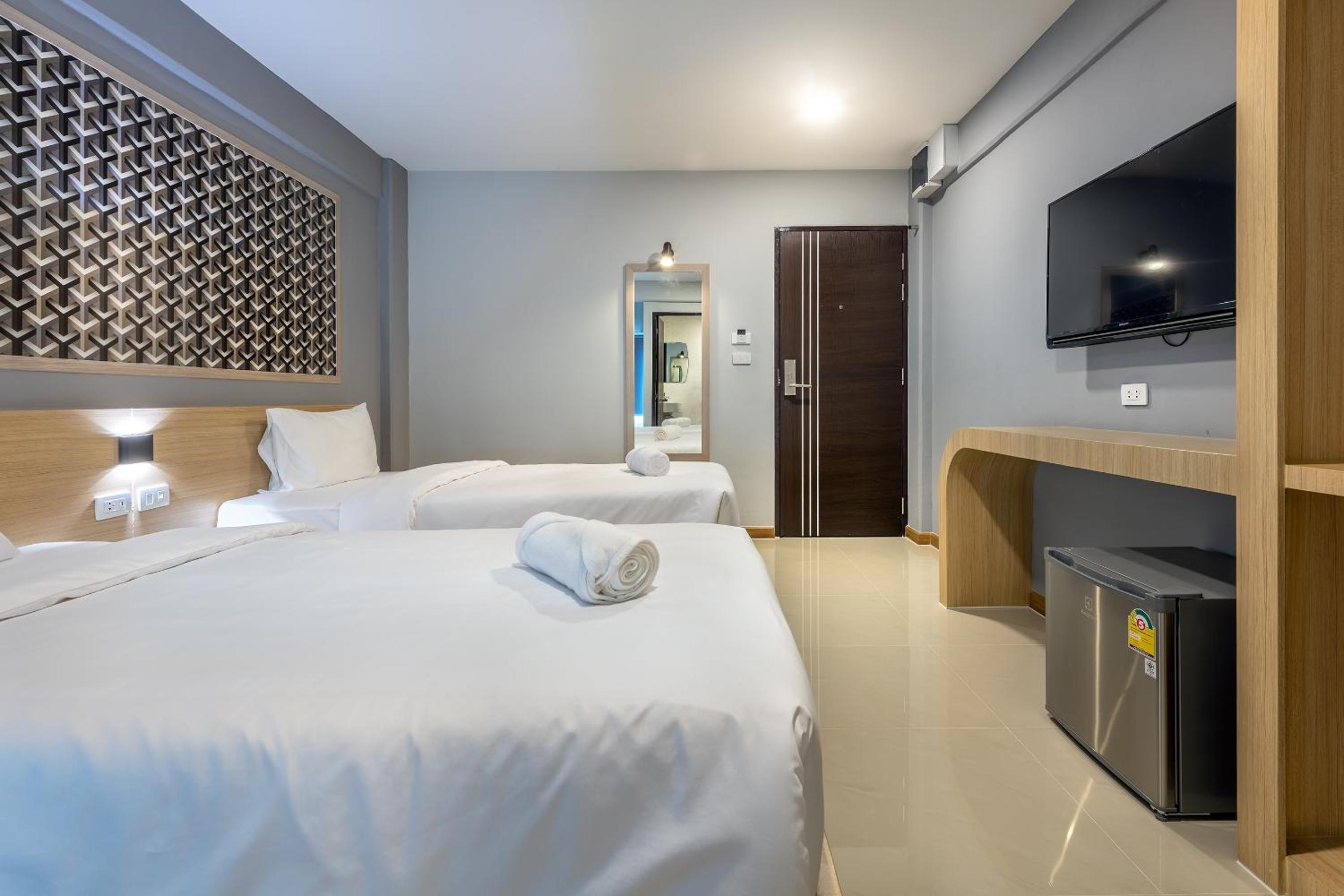 Superior Twin Room - Photo 8