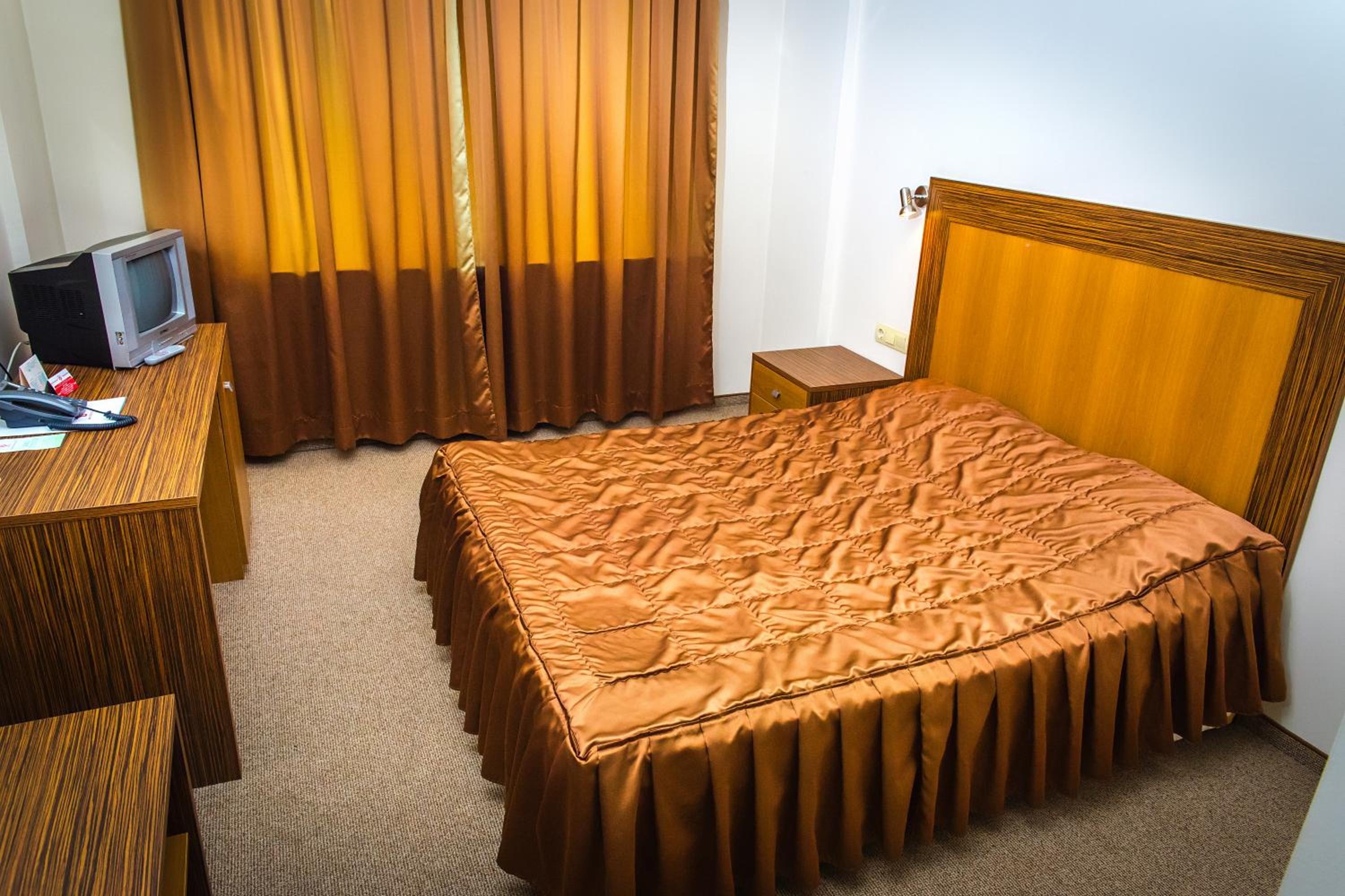 Suite (3 Adults + 1 Child)-Free Parking - Photo 3