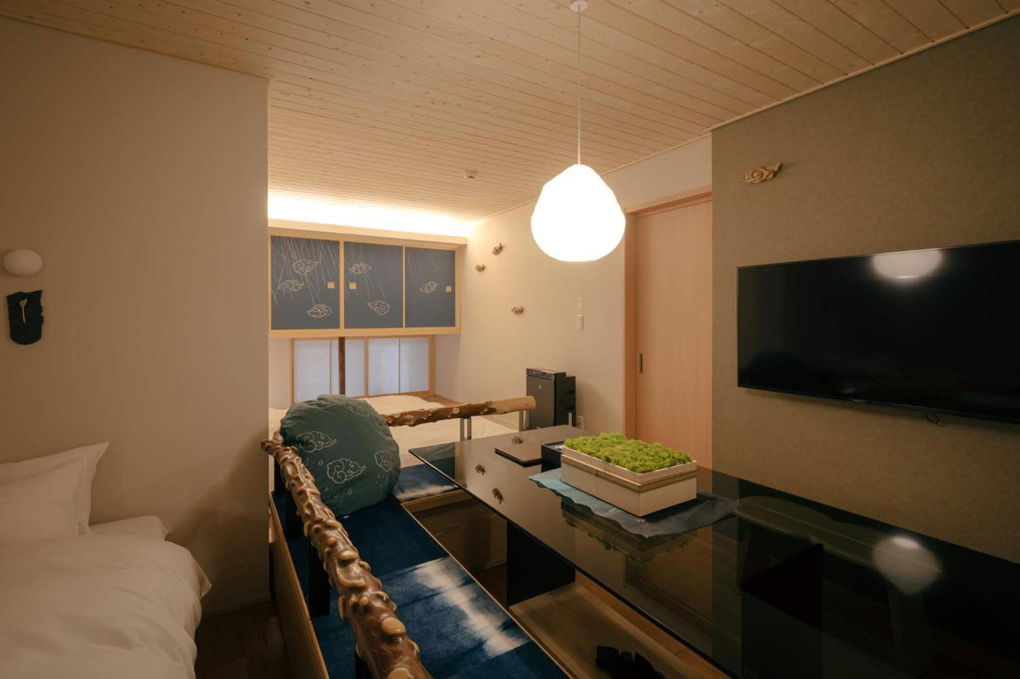 Superior Family Room - Photo 17