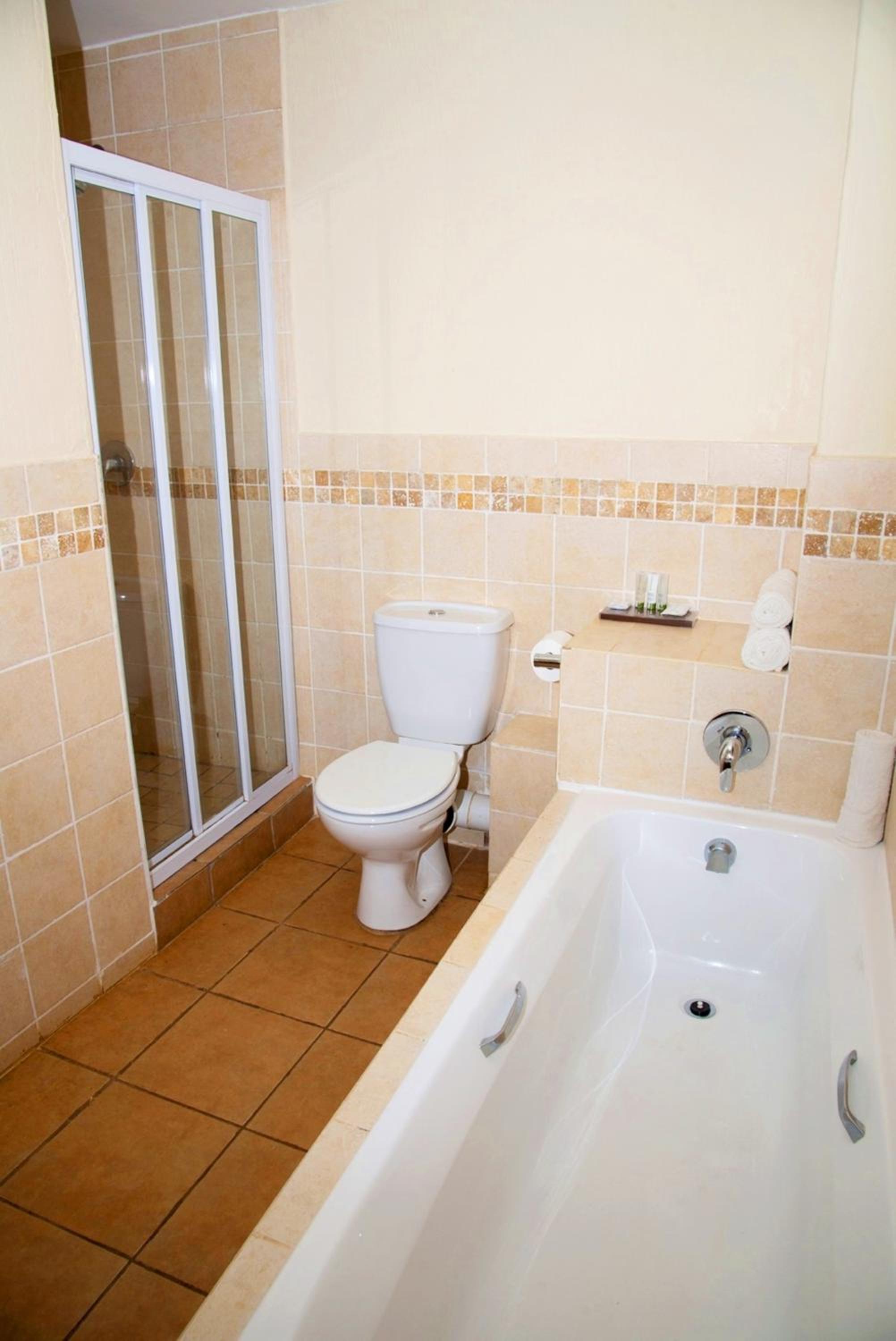 Three-Bedroom Apartment with Double Bed and 2 Twin Bedrooms photo 2