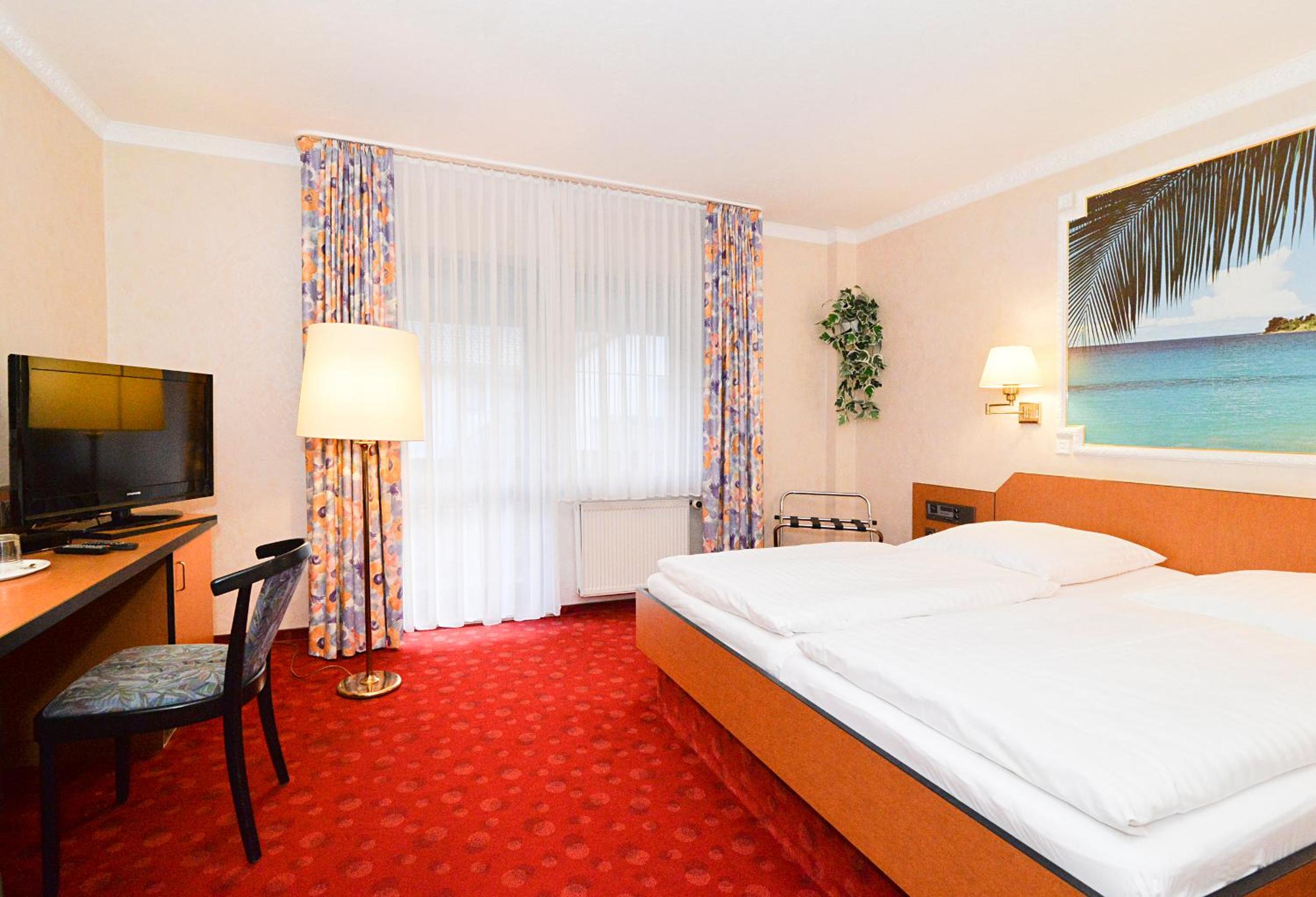 Double Room with Balcony - Photo 1