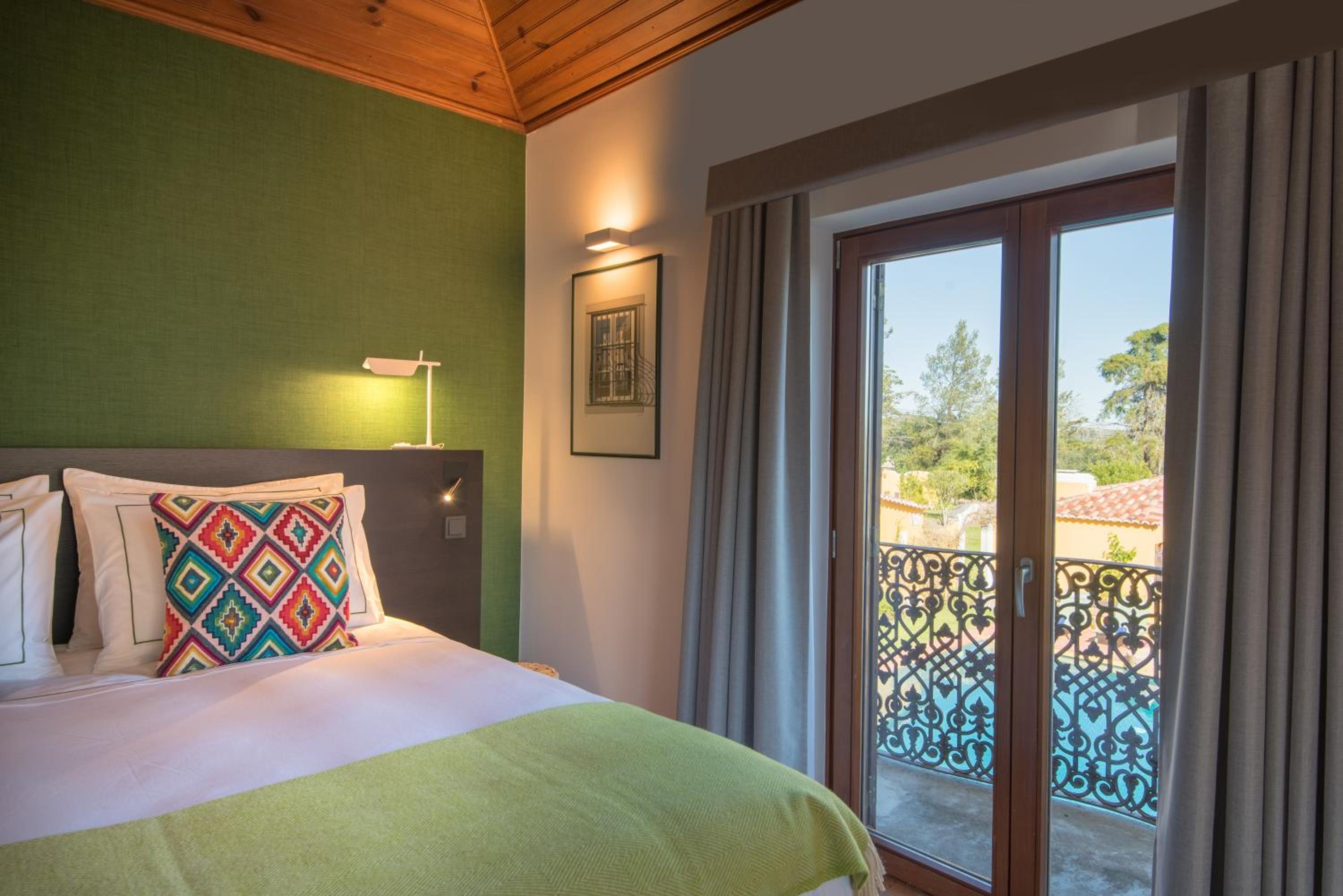 Double Room with Pool View photo 2