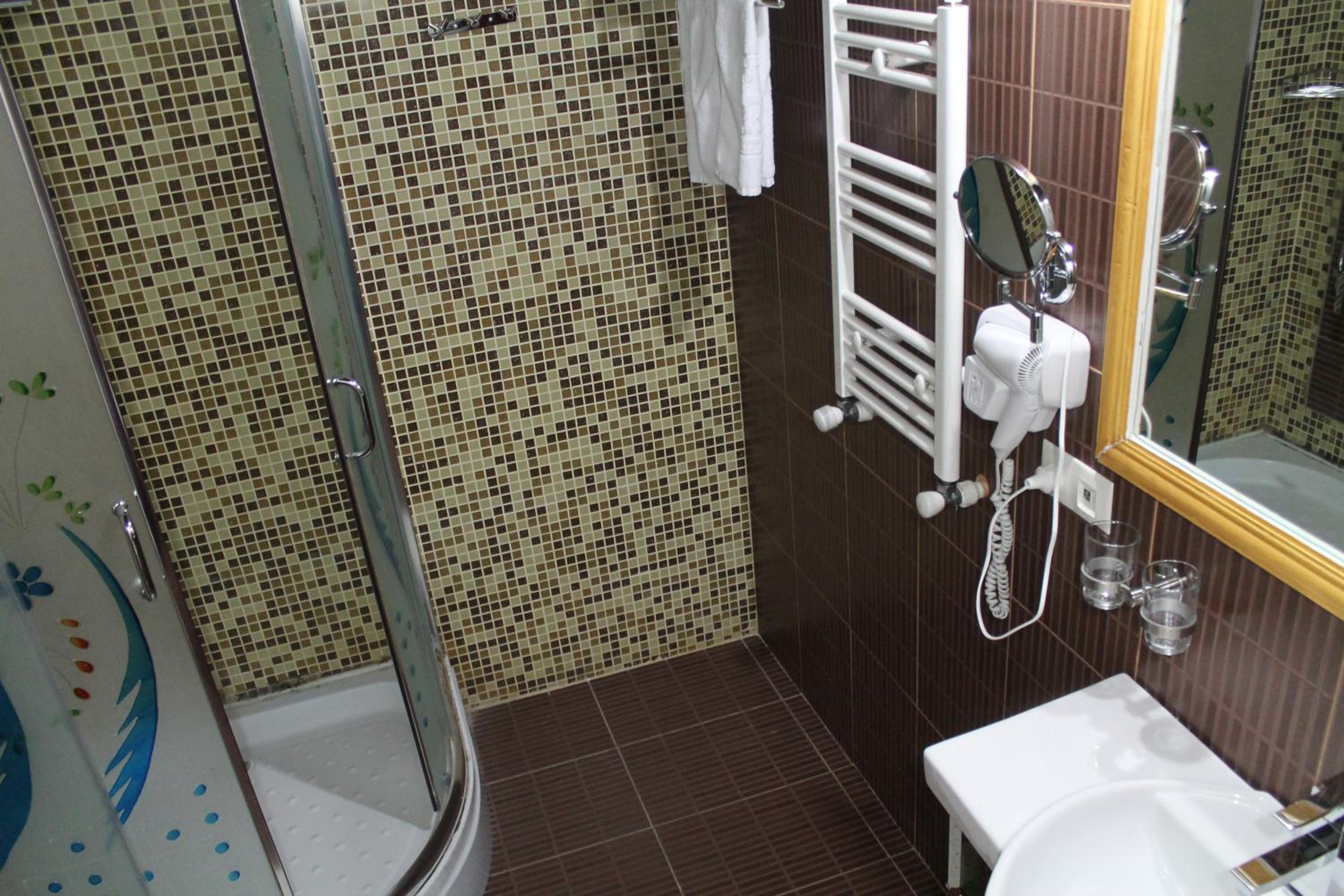 Standard Double Room - Photo 5