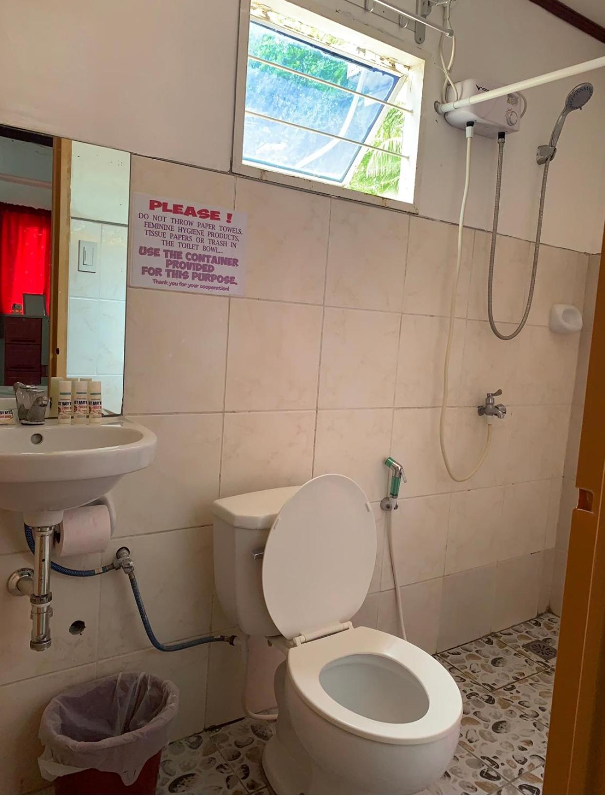 Deluxe Double Room with Shower - Photo 6