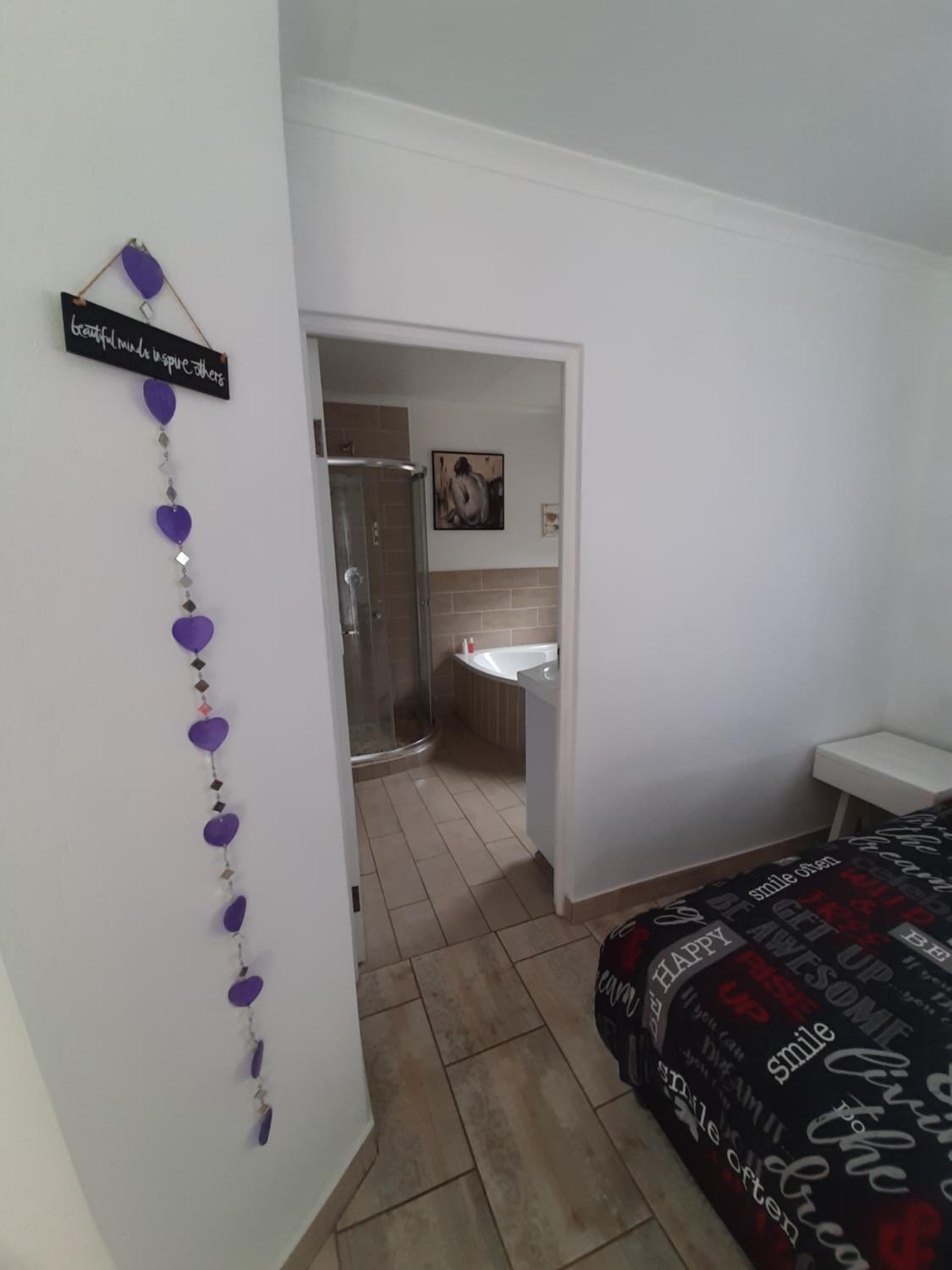 Twin Room with Bathroom - Photo 4