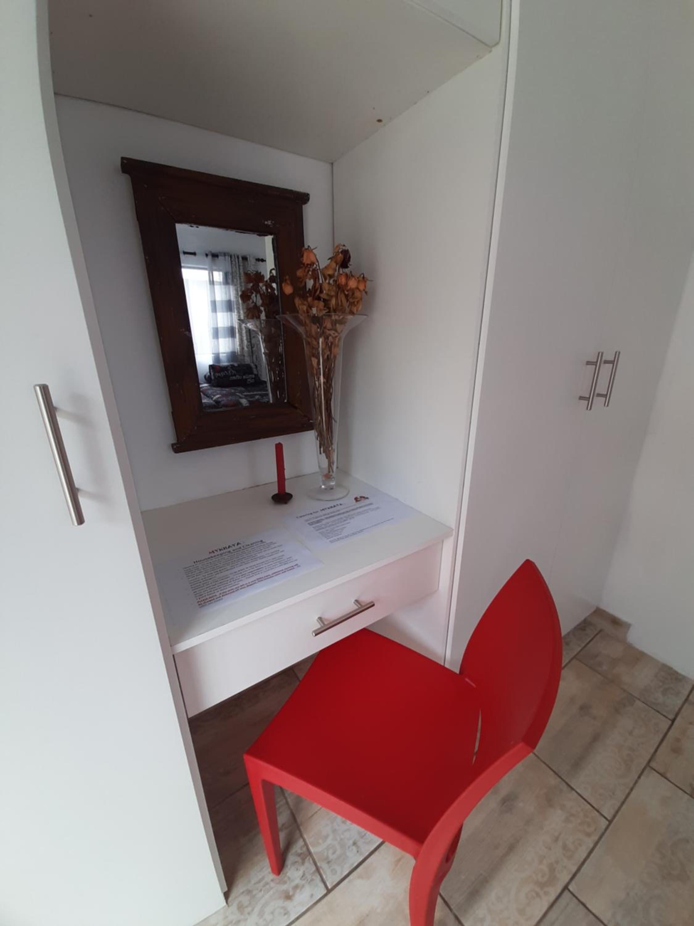 Twin Room with Bathroom - Photo 3