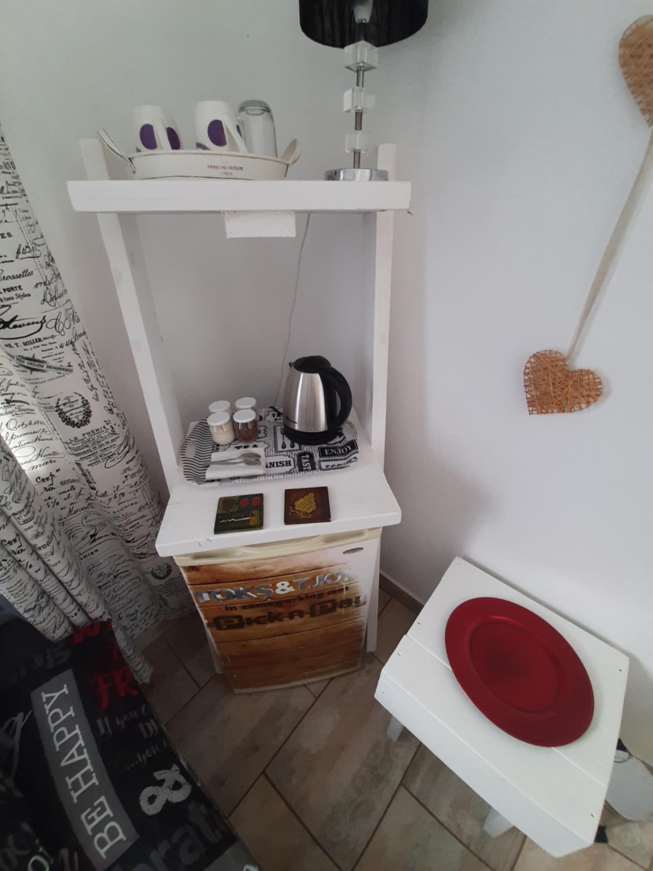 Twin Room with Bathroom - Photo 8