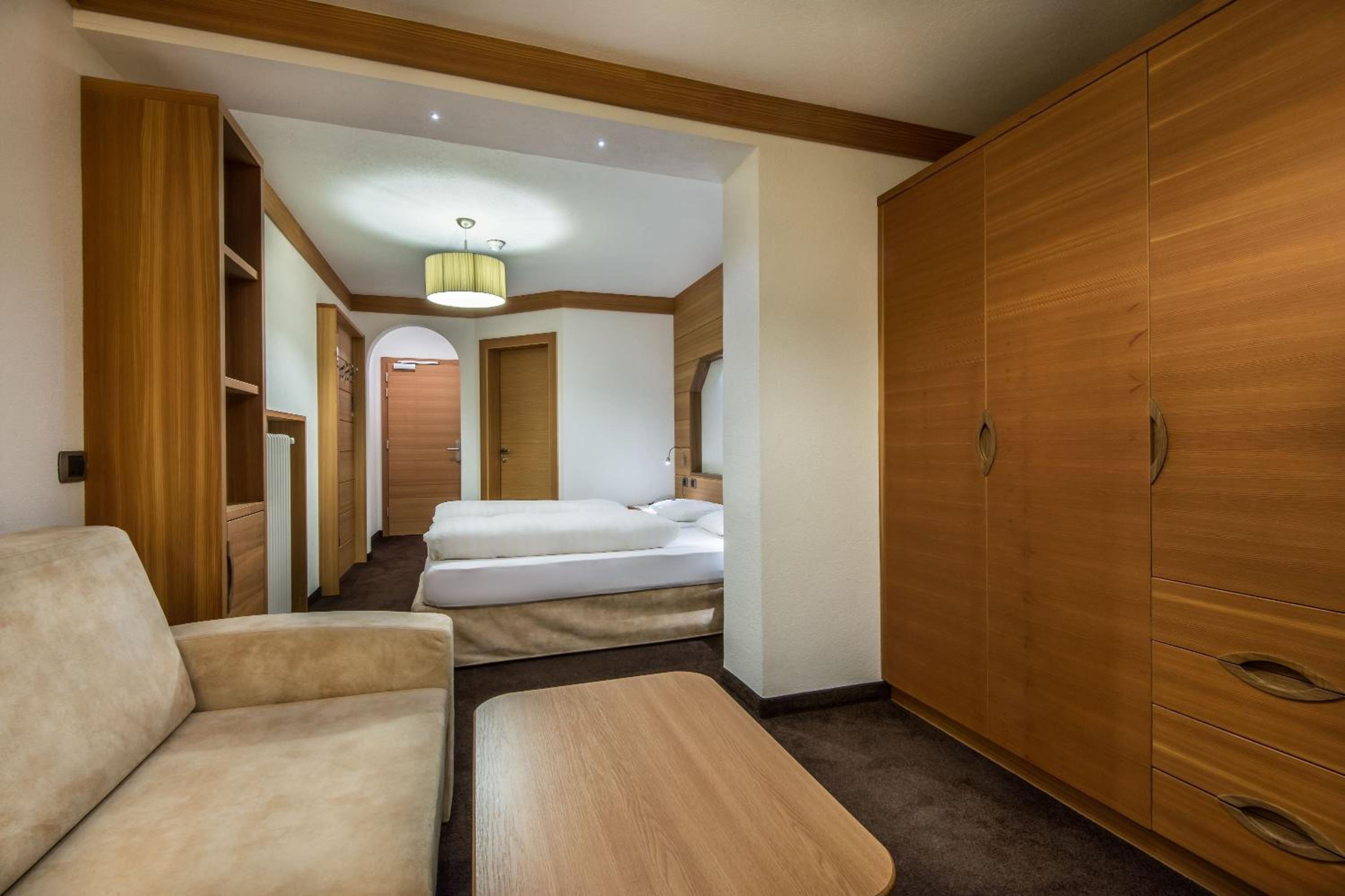 Twin Room - Photo 2