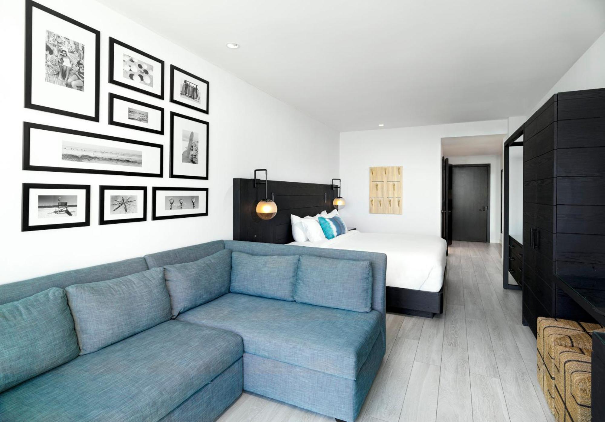 Deluxe Suite with Sea View photo 3