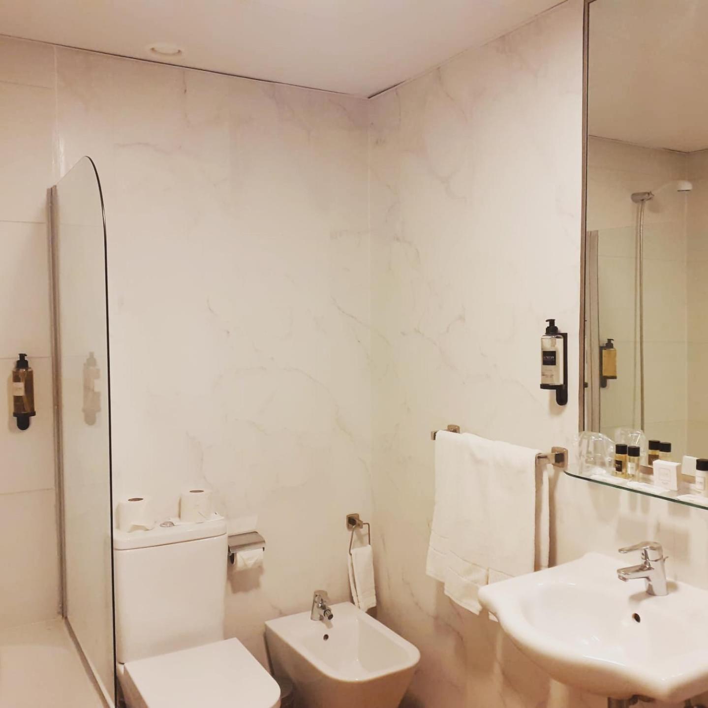 Twin Room - Photo 4