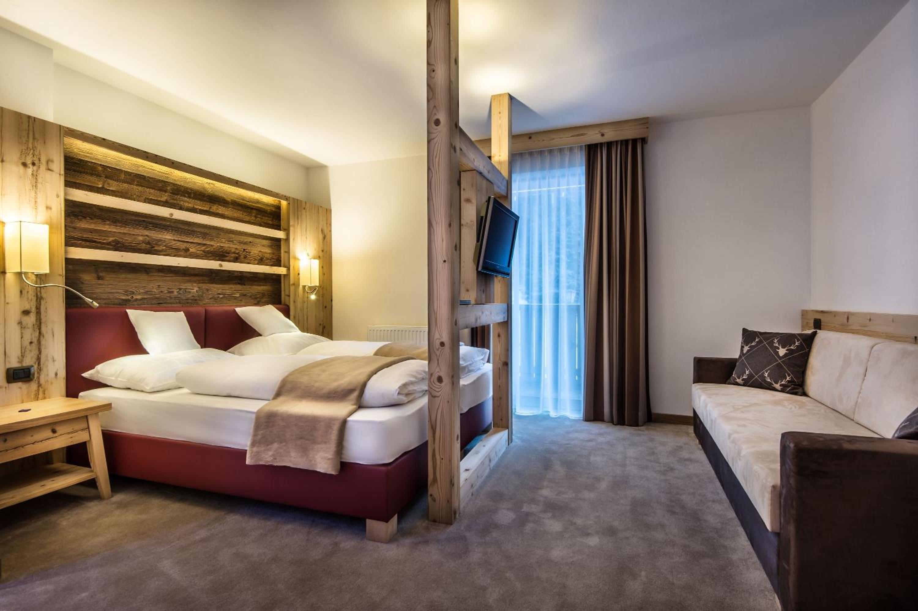 Deluxe Room - Photo 1