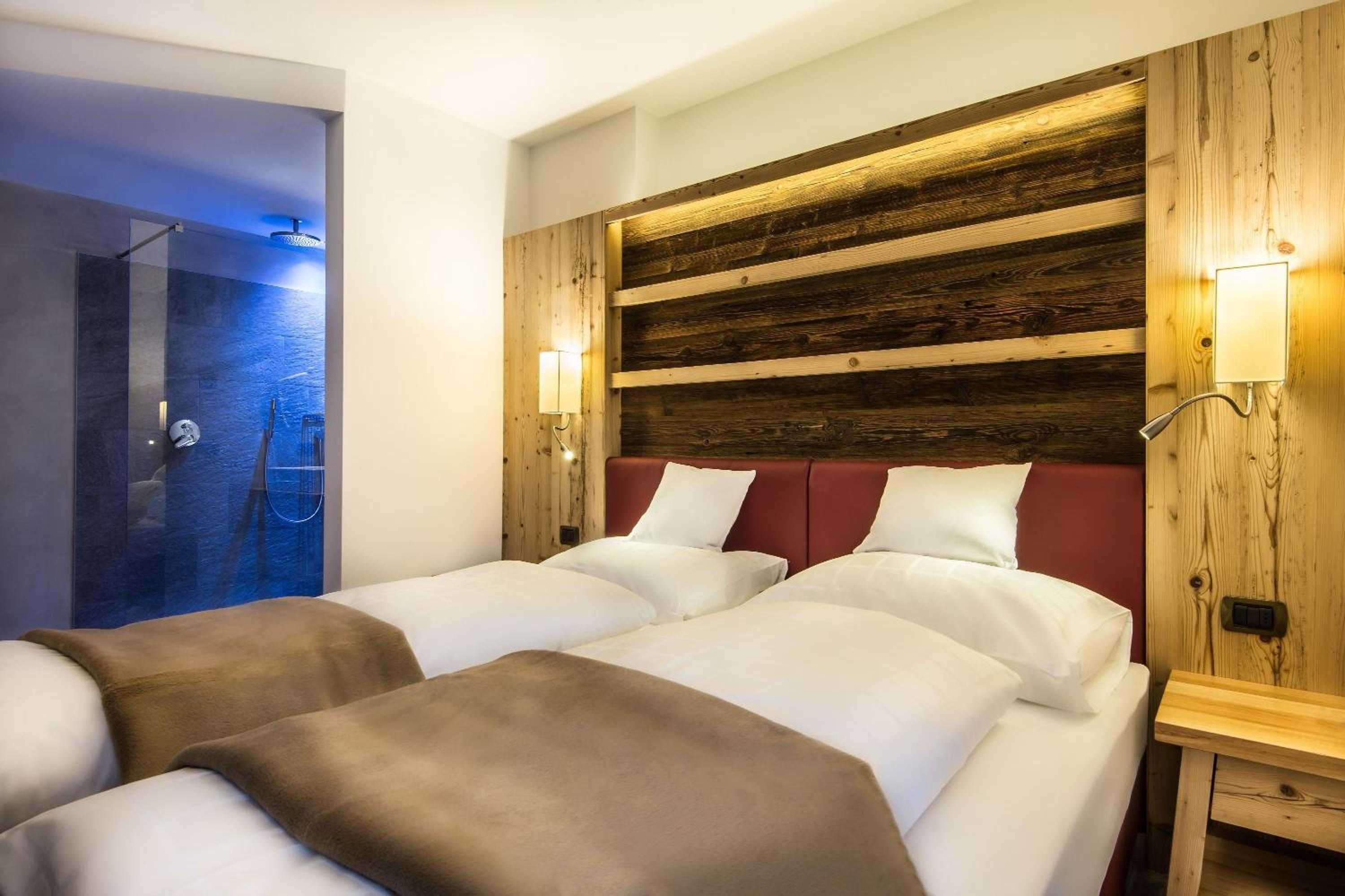 Deluxe Room - Photo 3