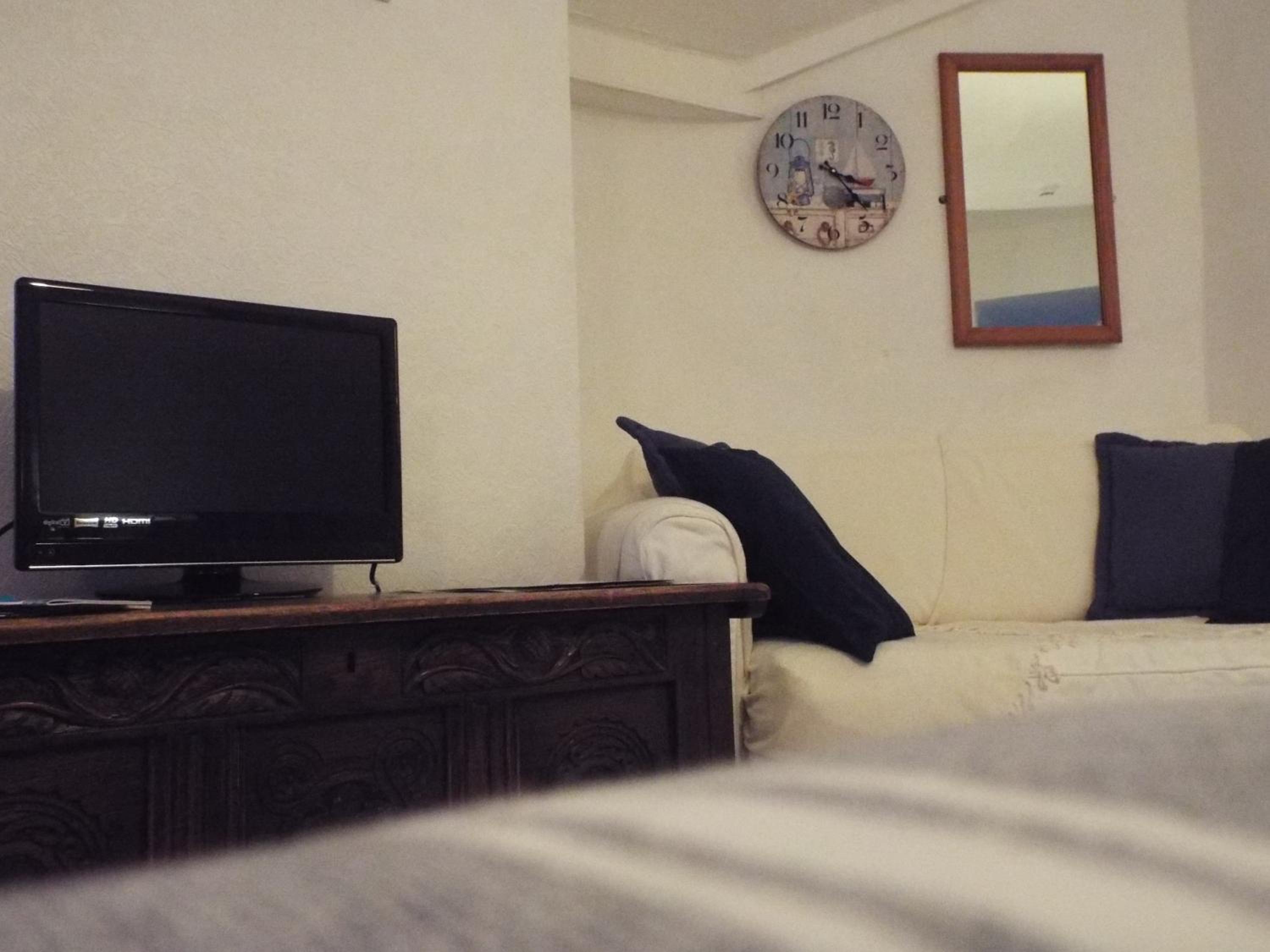 Double Room With Private Bathroom photo 2