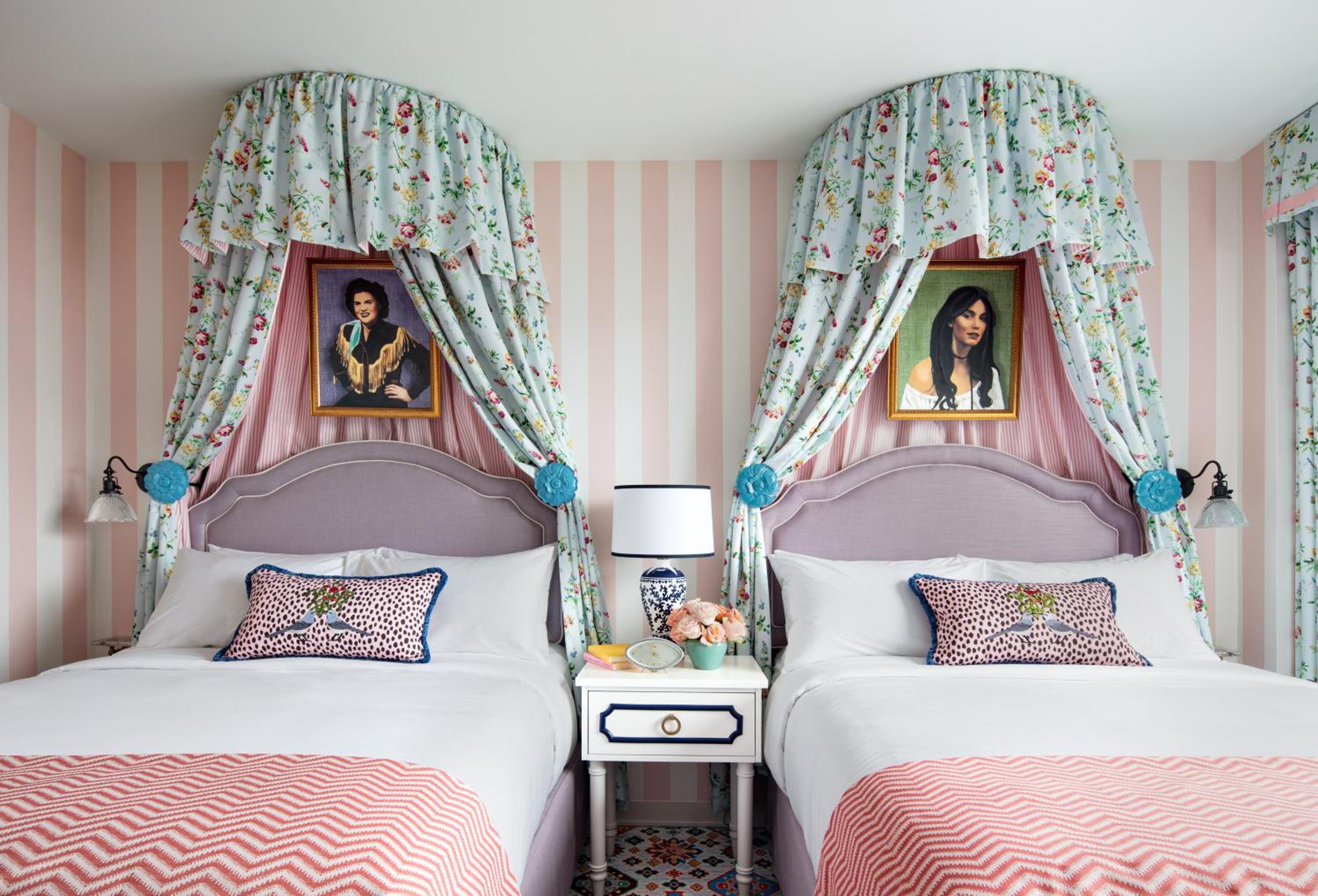 Graduate Queen Room with Two Queen Beds - Photo 1