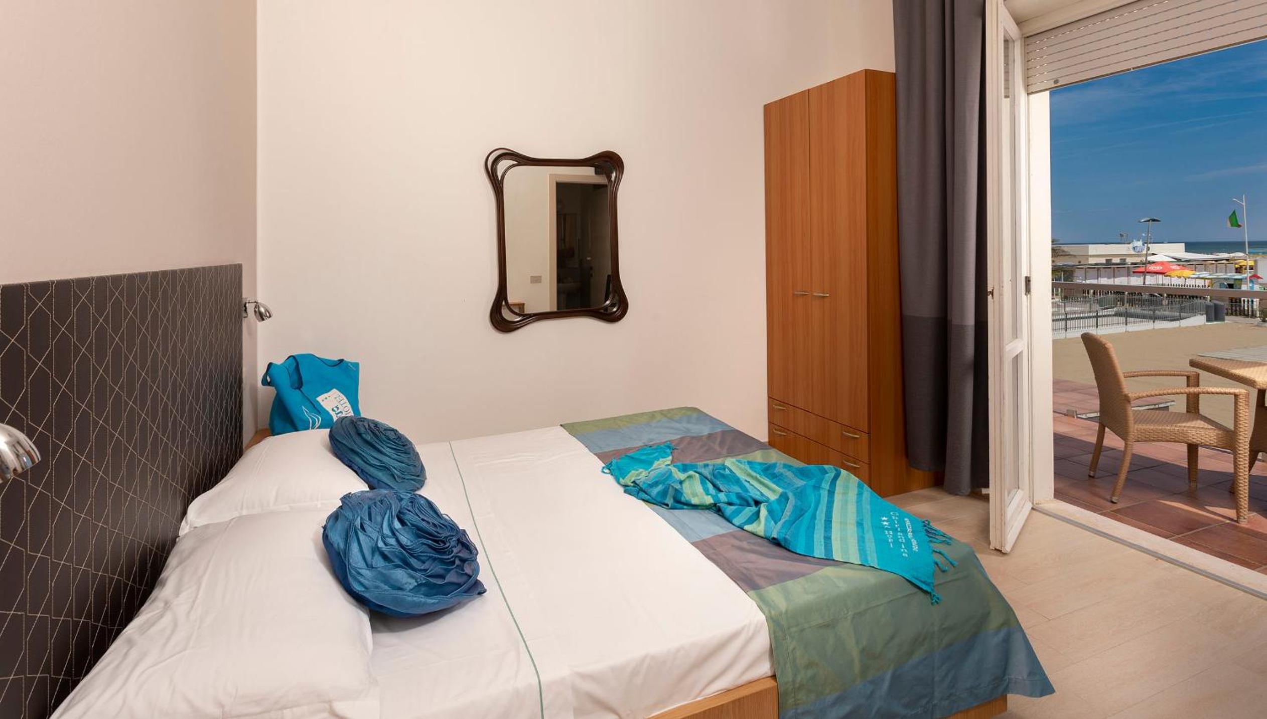 Double Room With Balcony And Sea View