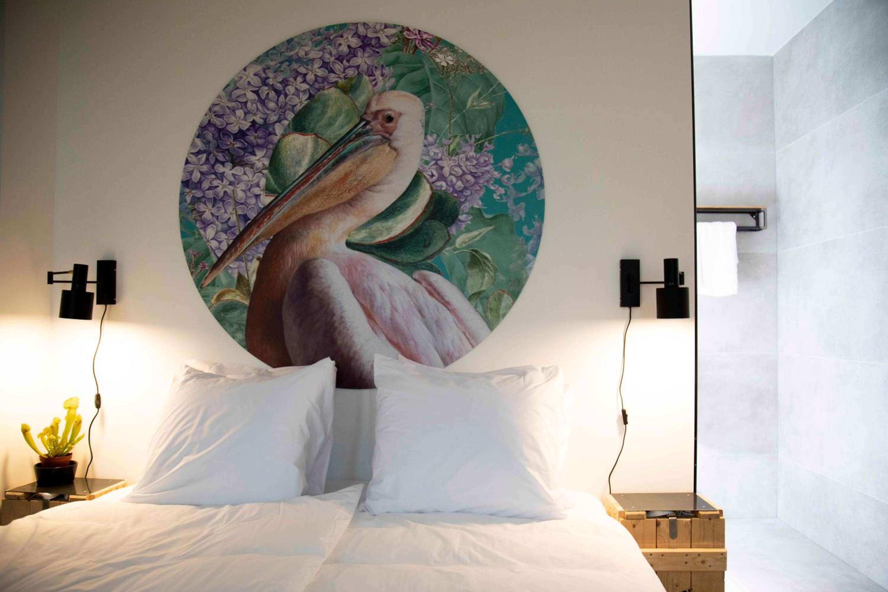 Double or Twin Room with City View - Photo 11