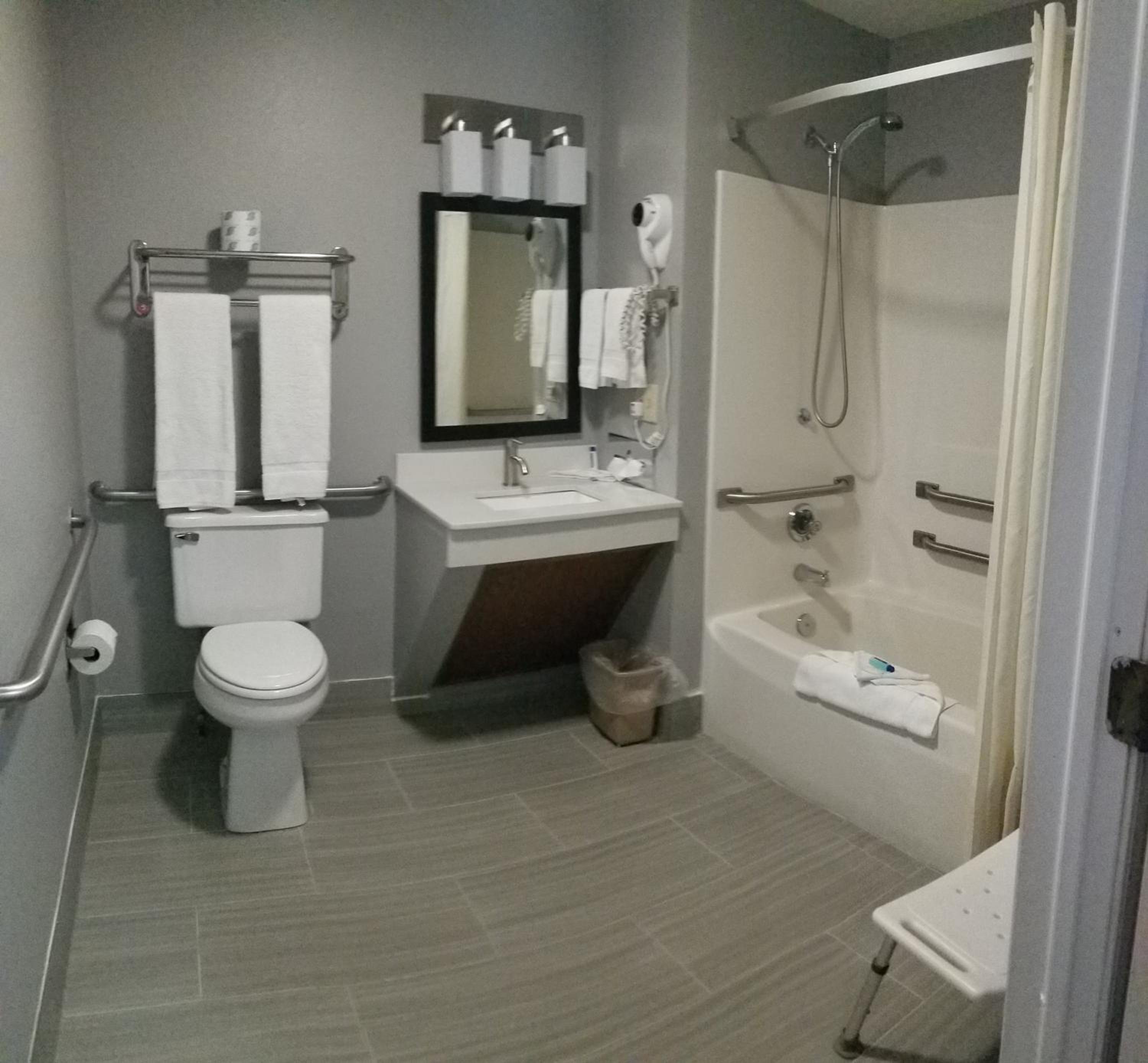 Double Room - Non-Smoking  - Photo 2