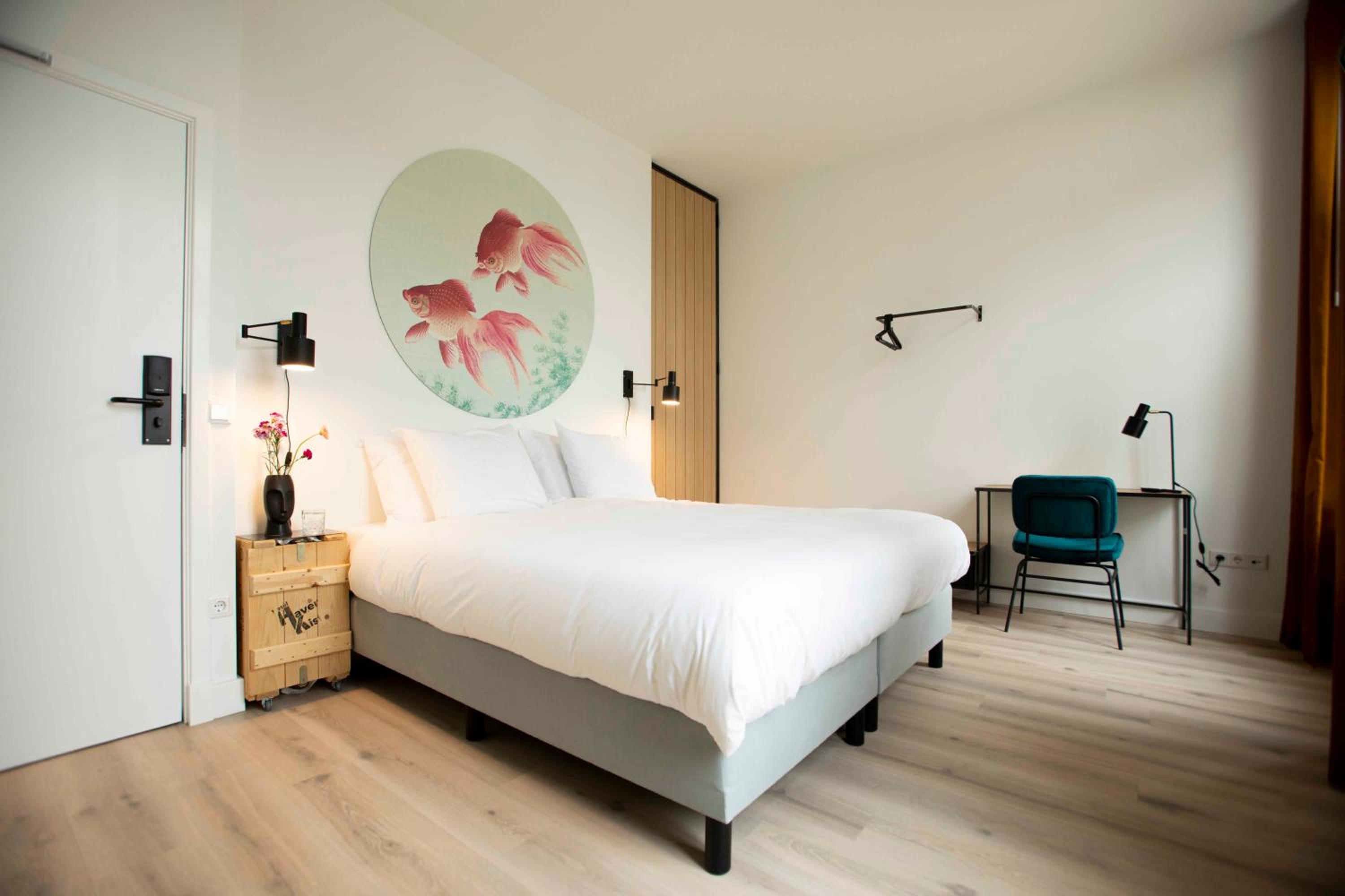 Double or Twin Room with City View - Photo 1