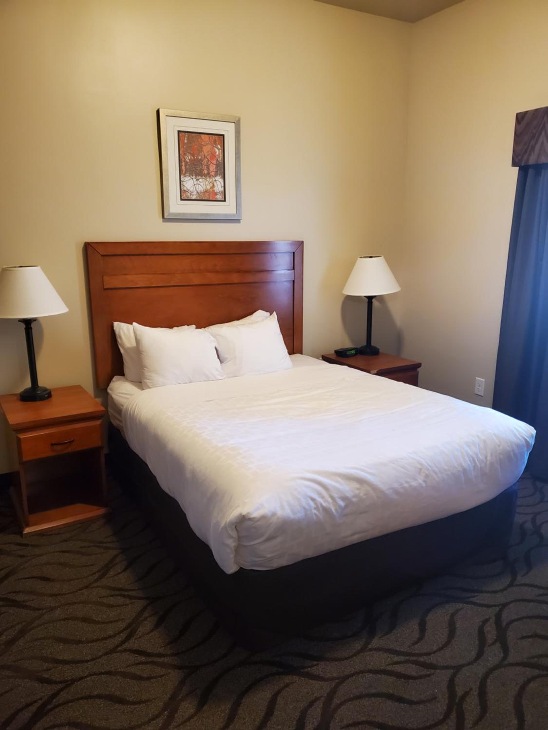 Superior Queen Suite - Accessible/Non-Smoking