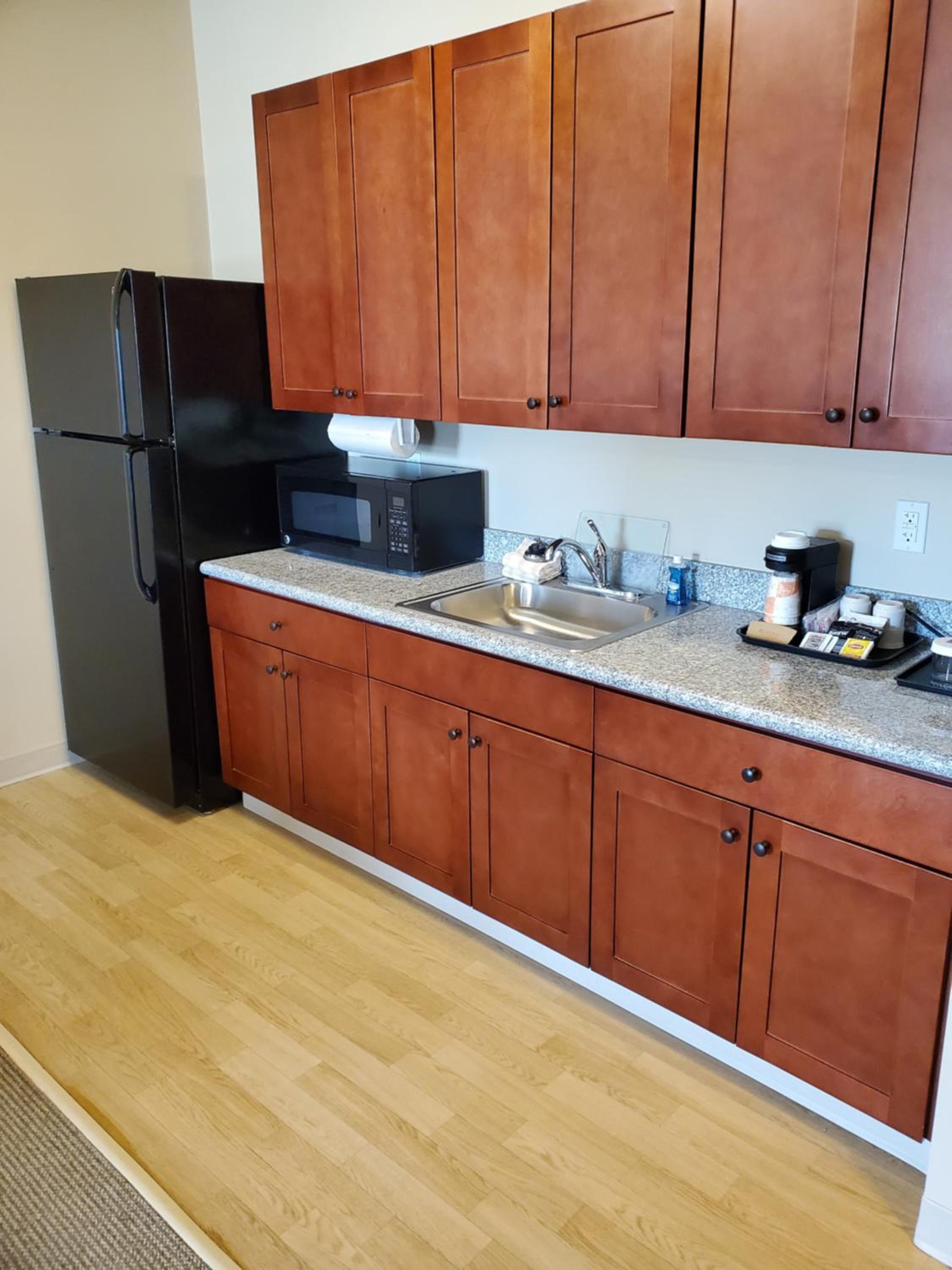 Two-Bedroom Queen Suite with Kitchen- Non-Smoking