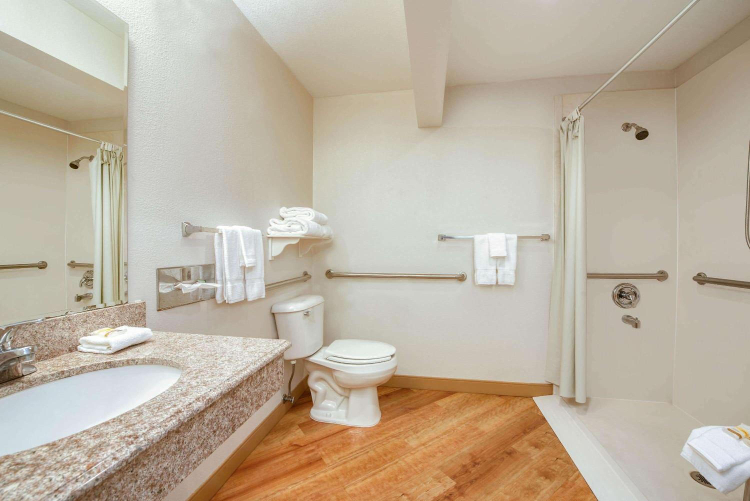 Double Room - Disability Access - Photo 4