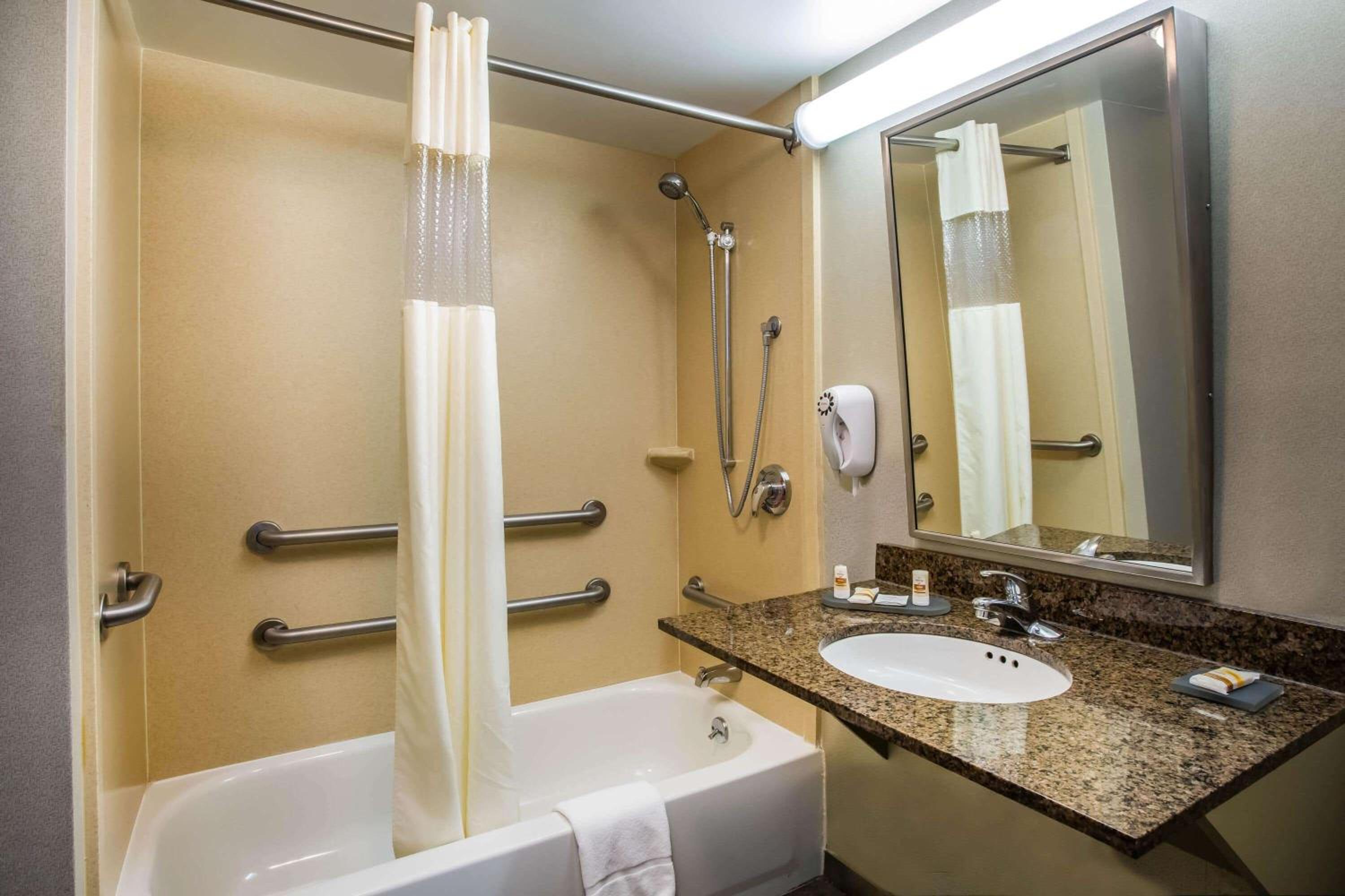 King Room - Disability Access - Photo 5