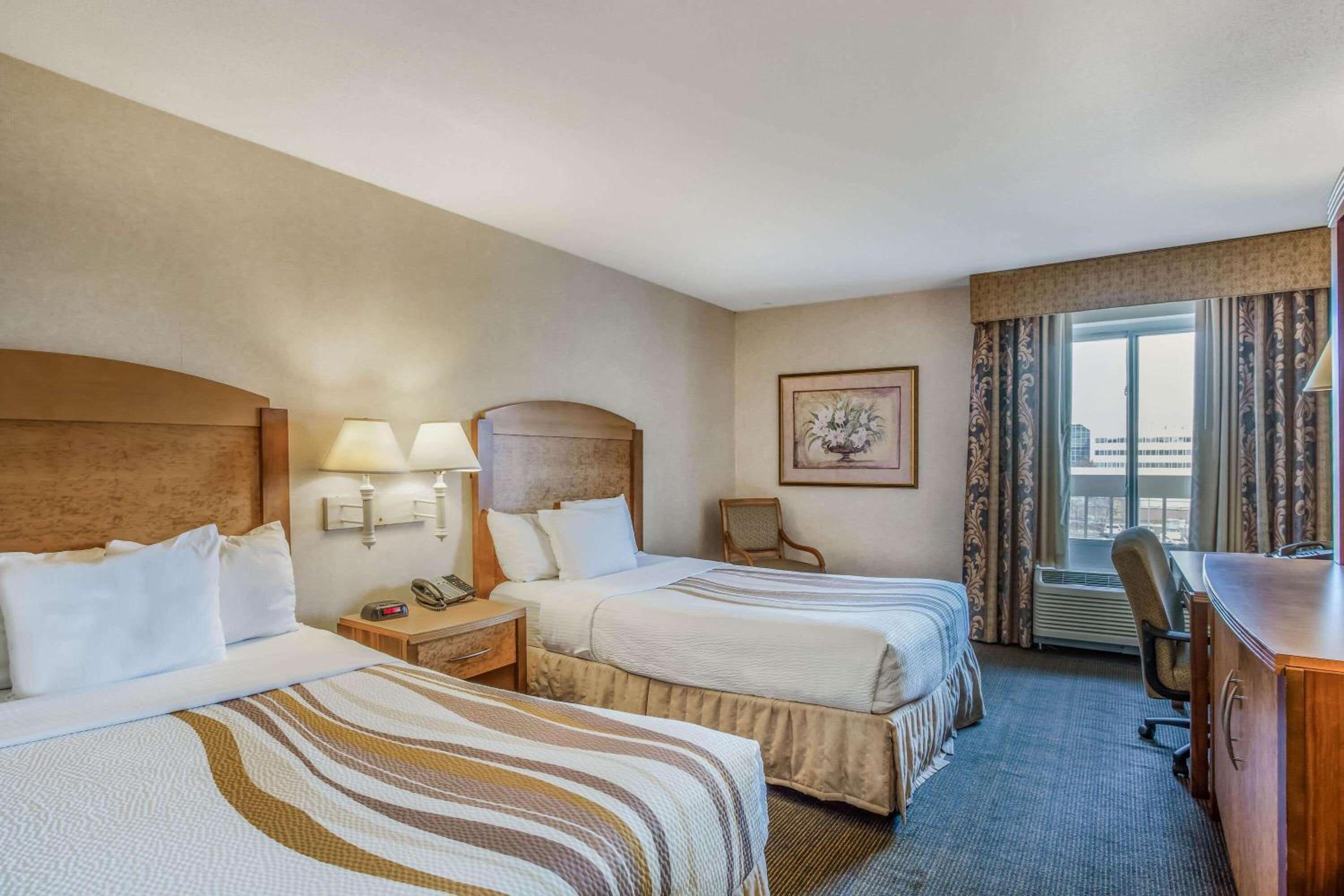 Double Room with Two Double Beds - Photo 3