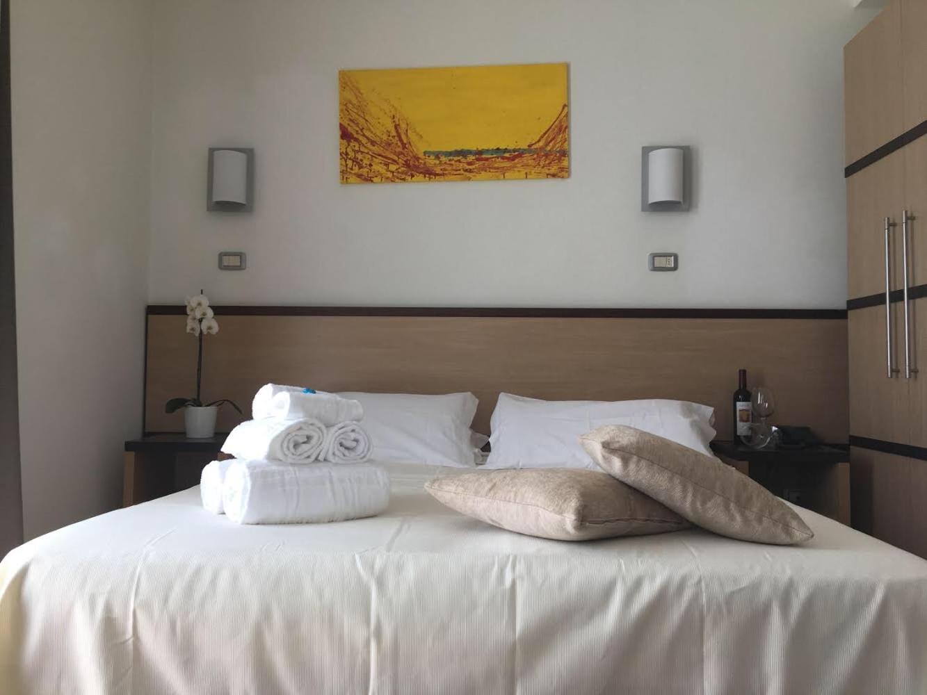 Double or Twin Room photo 3