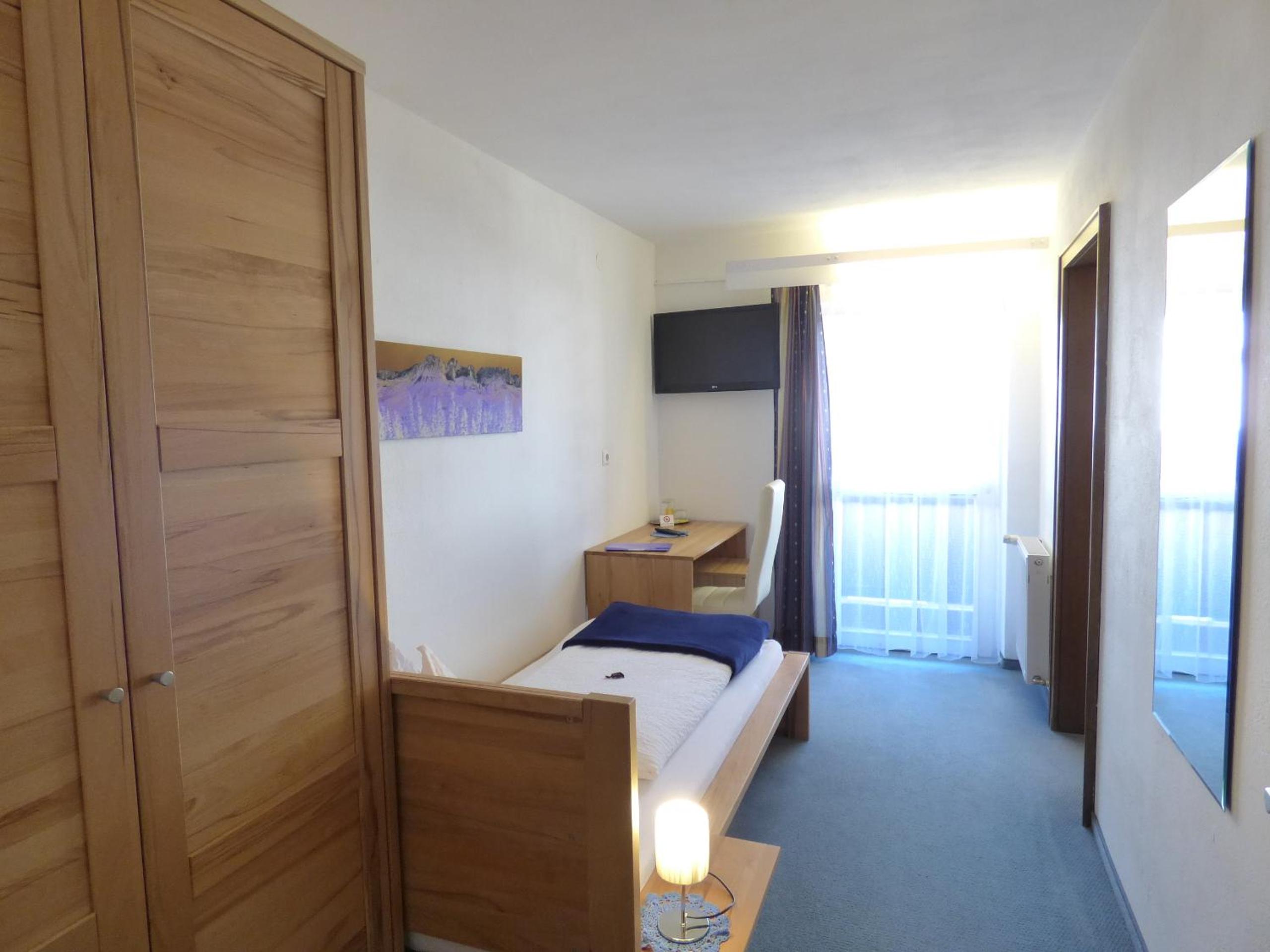 Single Room with Balcony photo 1