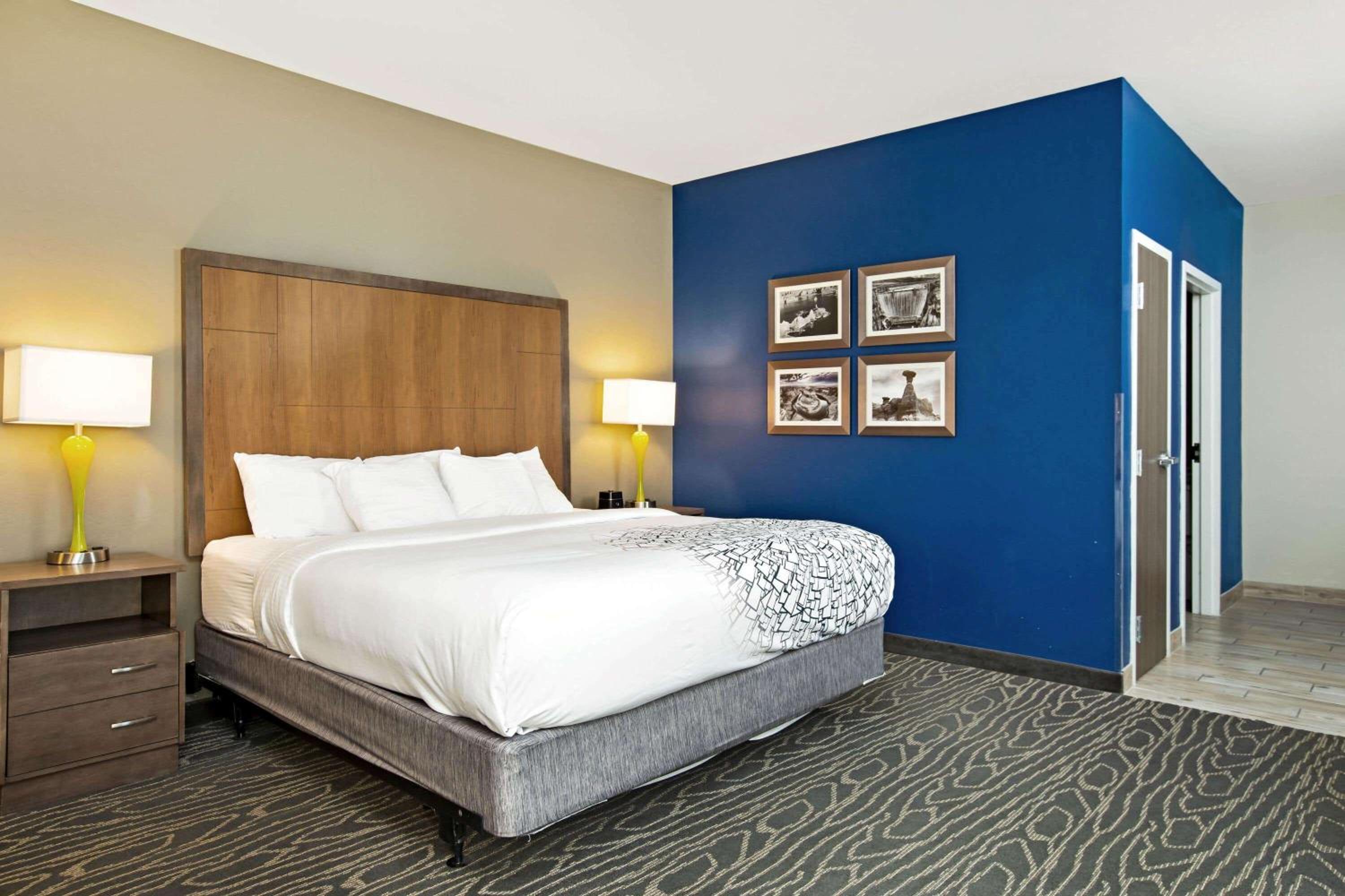 King Room - Mobility Access/Non-Smoking photo 3