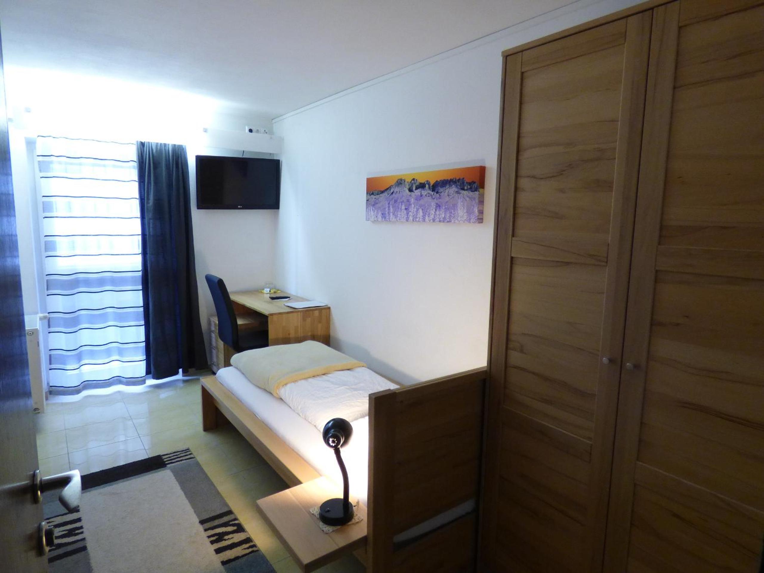 Single Room with Balcony photo 3