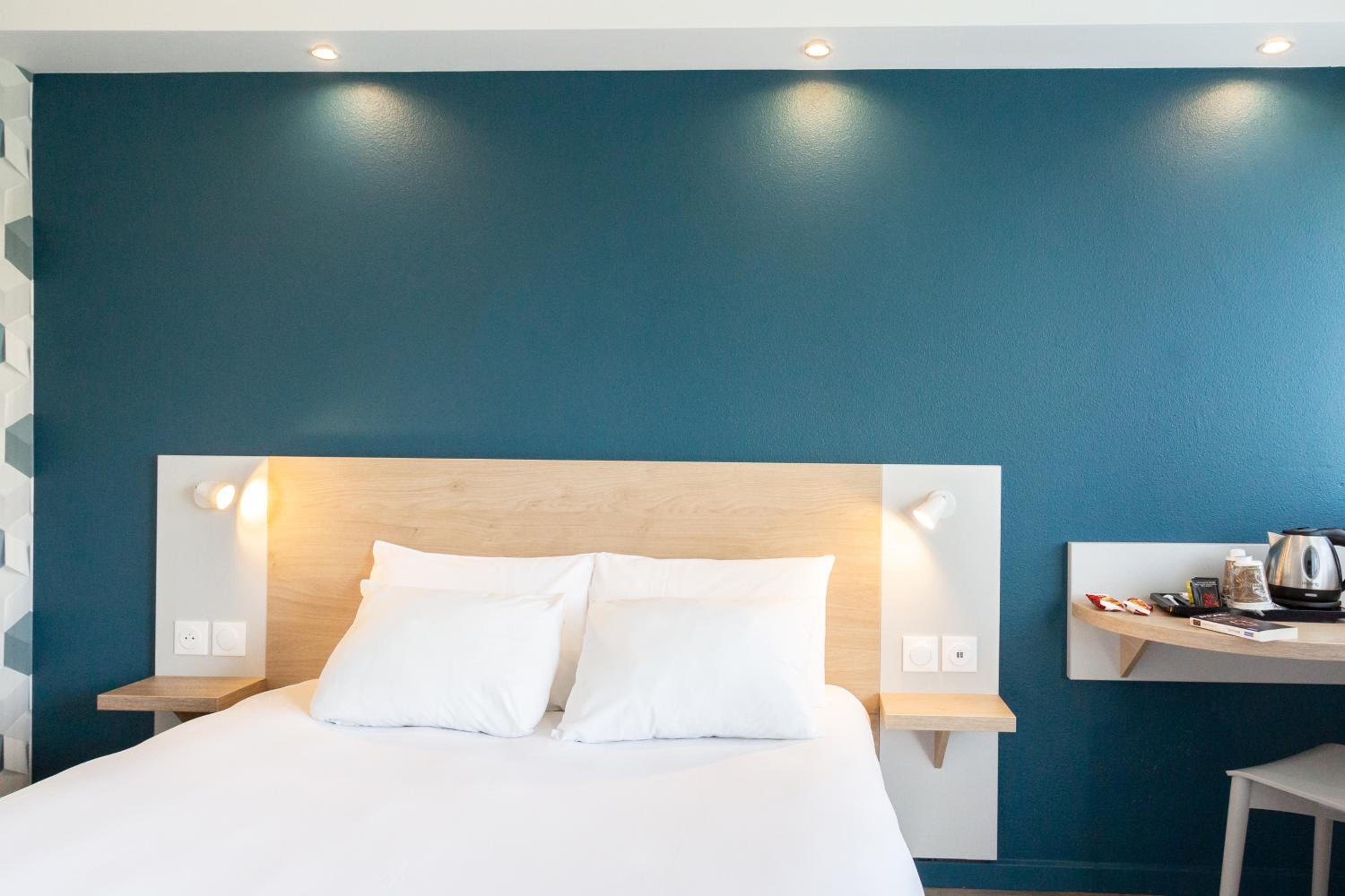 Double Room with One Double Bed - Photo 8