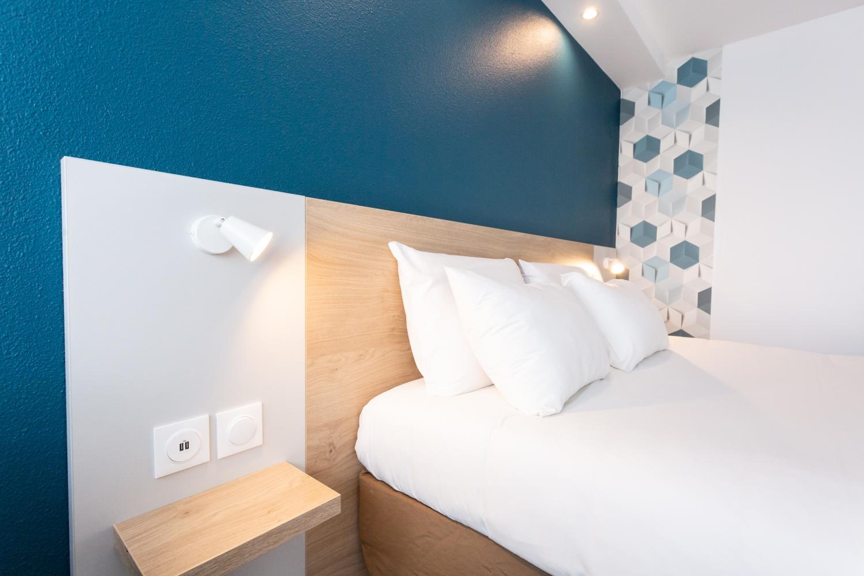 Double Room with One Double Bed - Photo 14