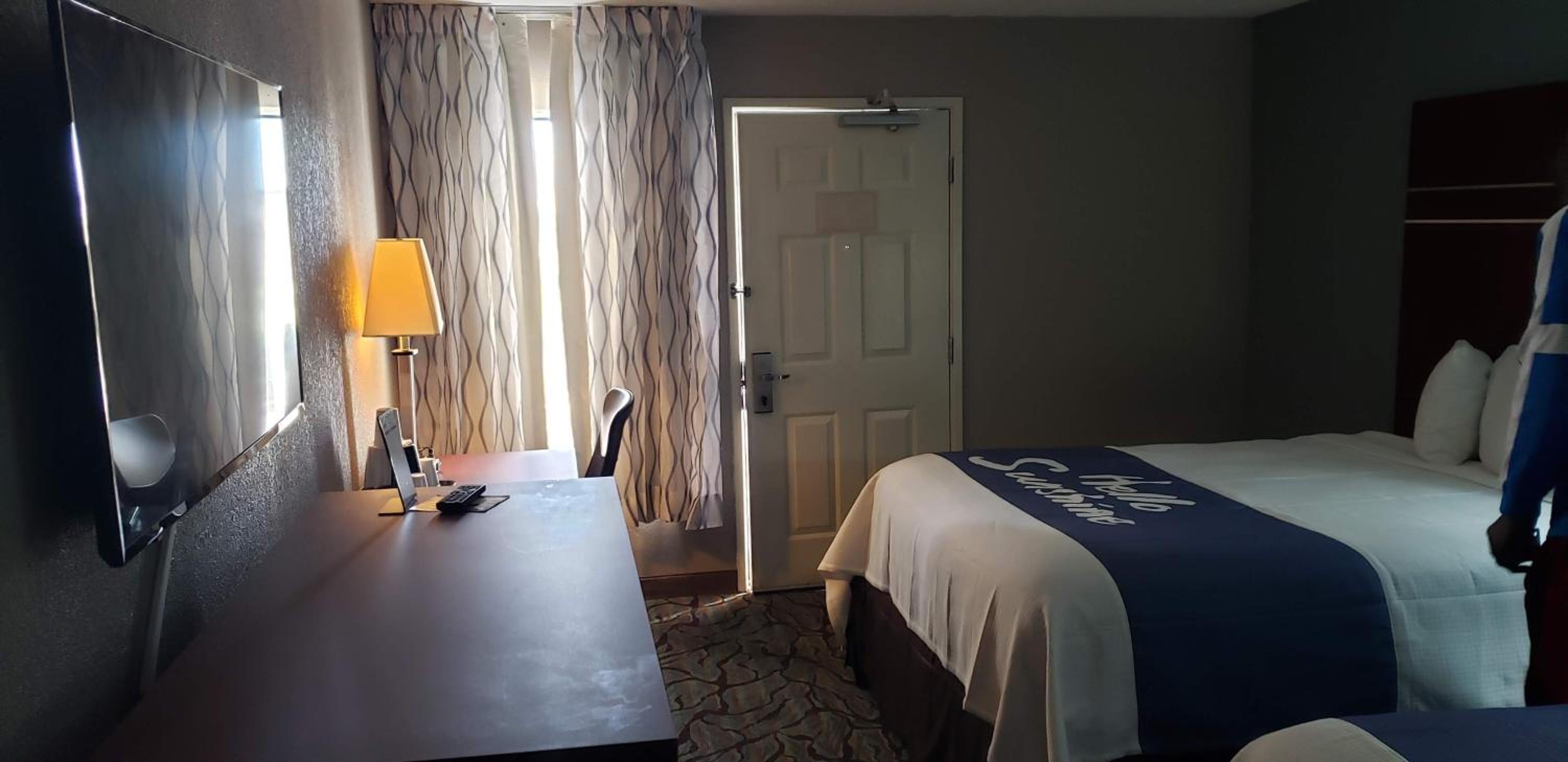 Double Room with Two Double Beds - Non-Smoking - Photo 3