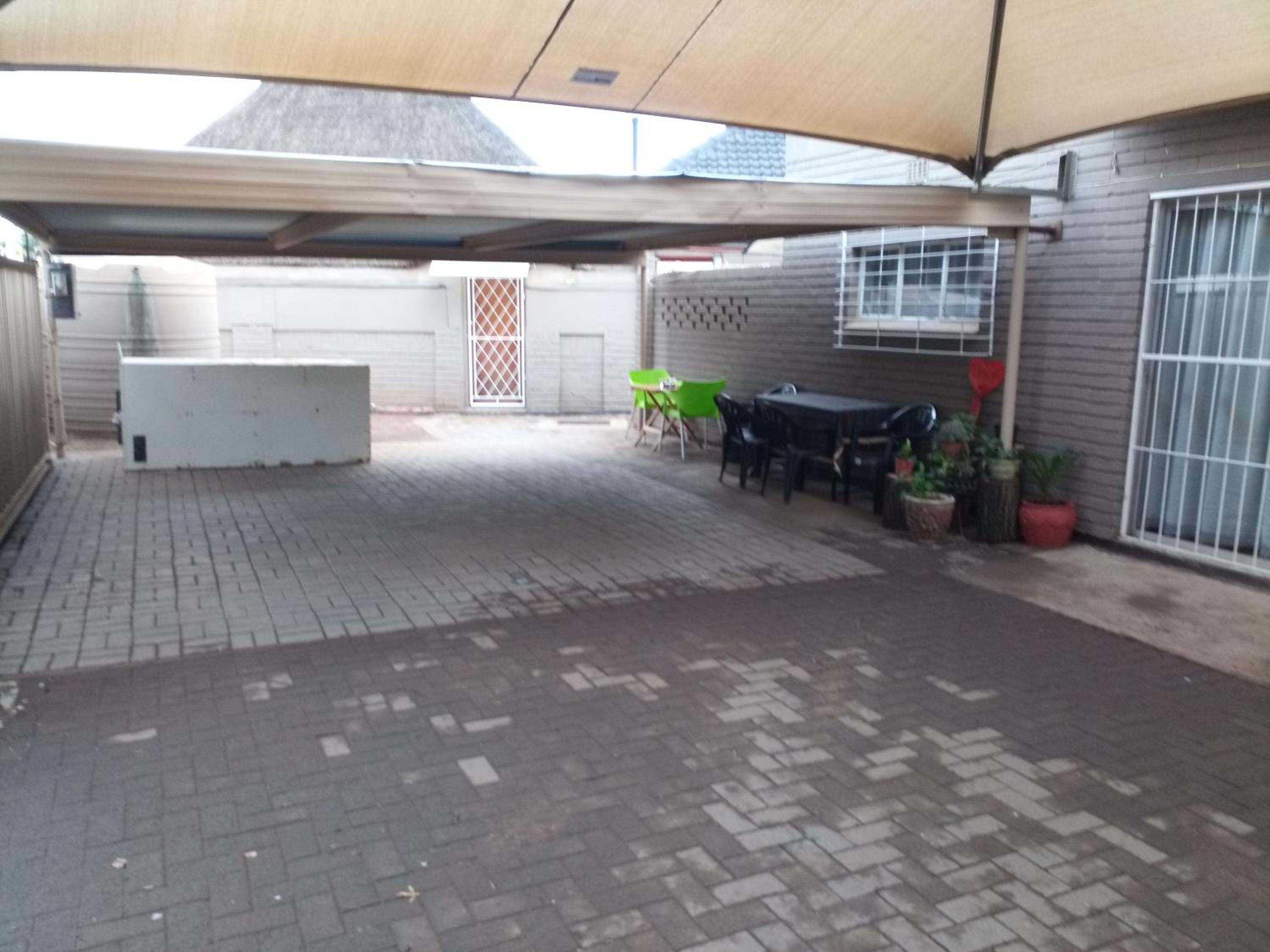 Apartment - Photo 17