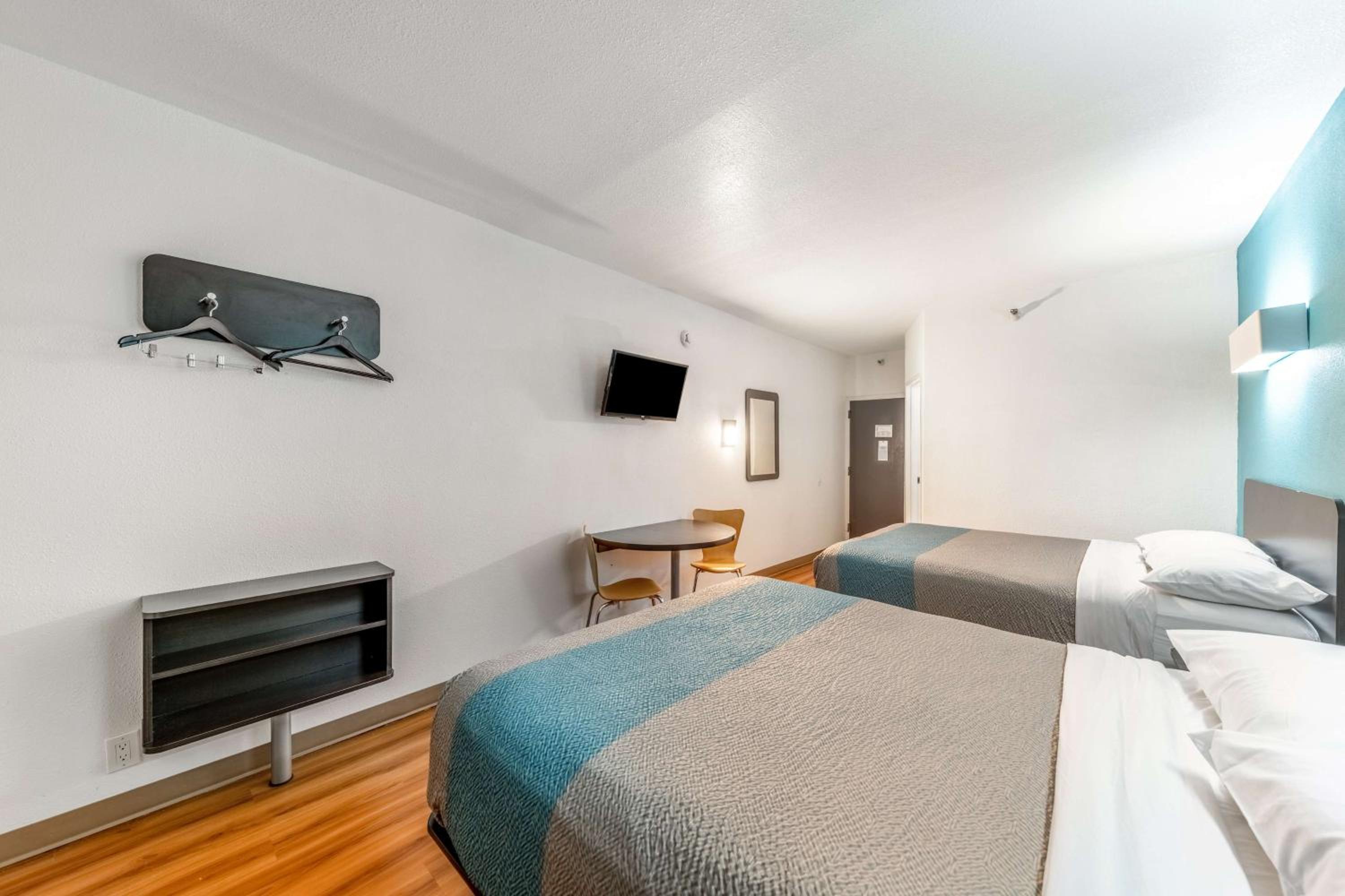 2 Queen Beds | Non-Smoking - Photo 1