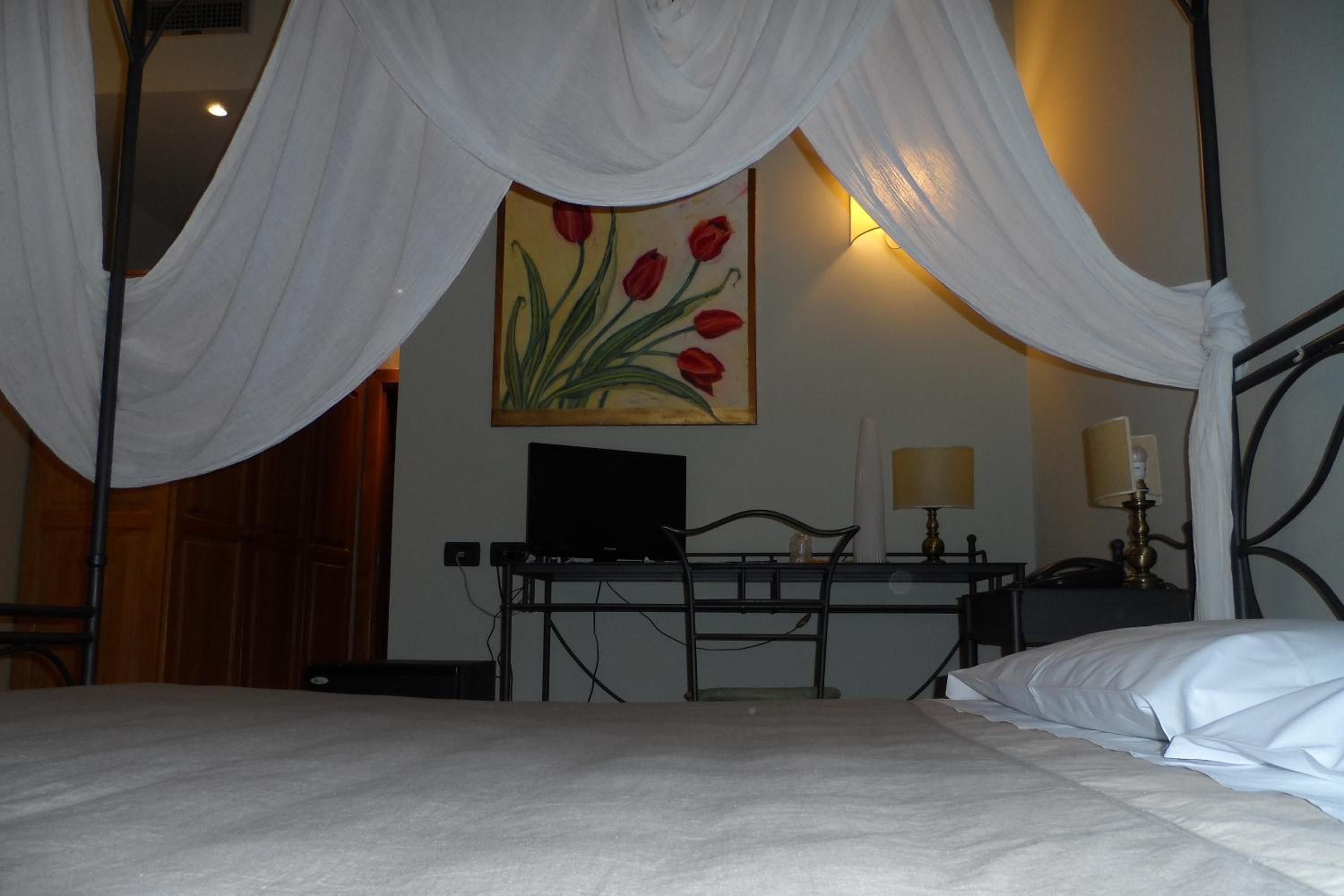 Quadruple Room - Photo 8