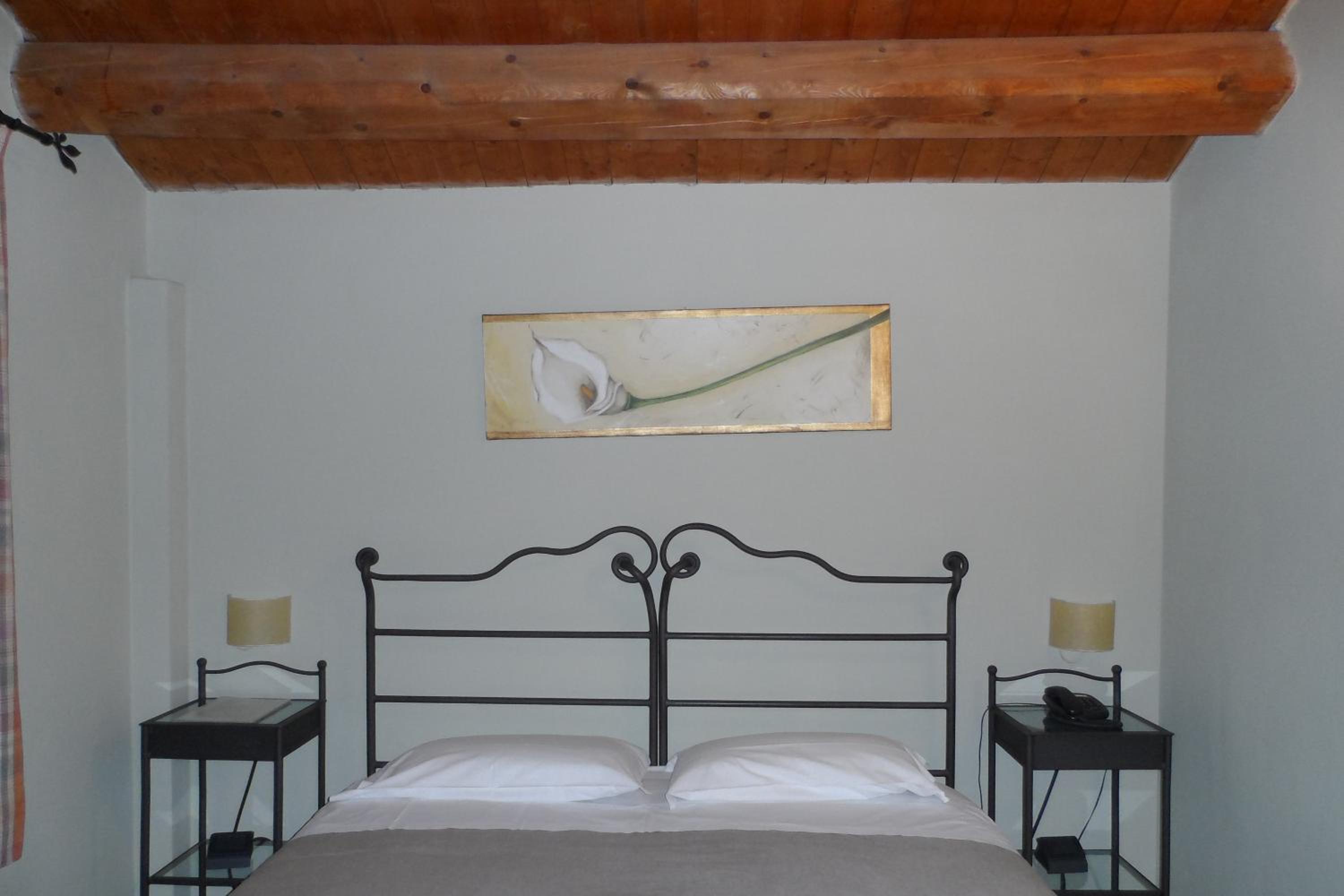 Deluxe Double or Twin Room - Photo 8