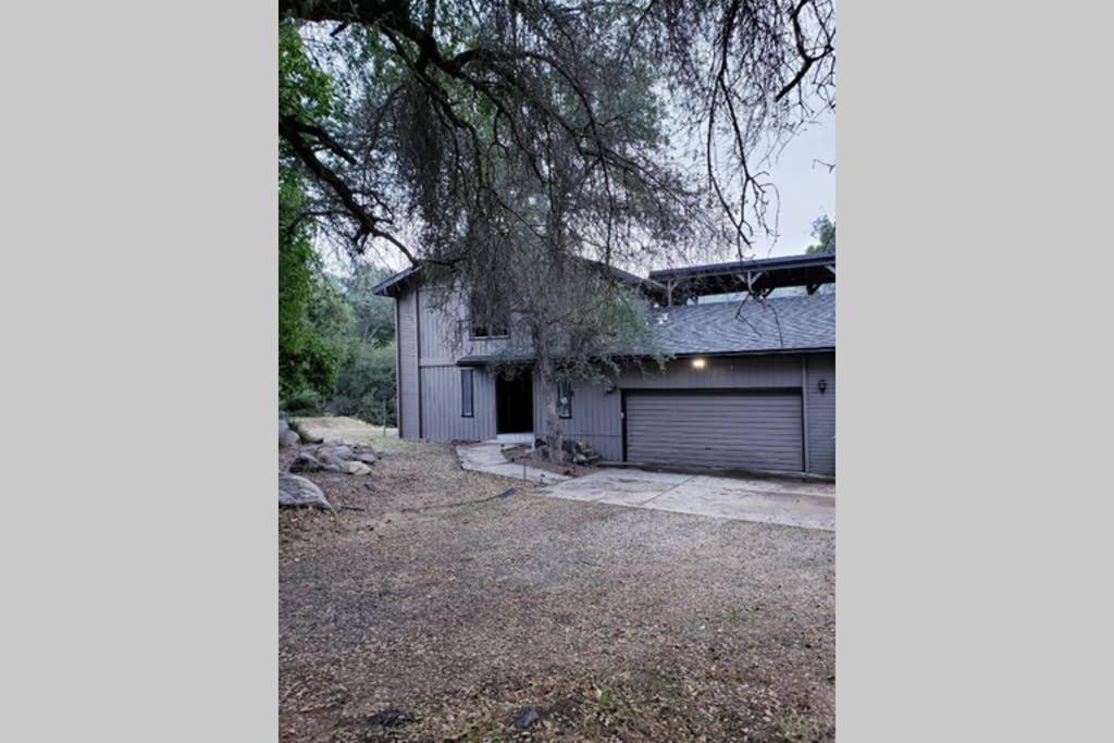 Three-Bedroom House - Photo 27