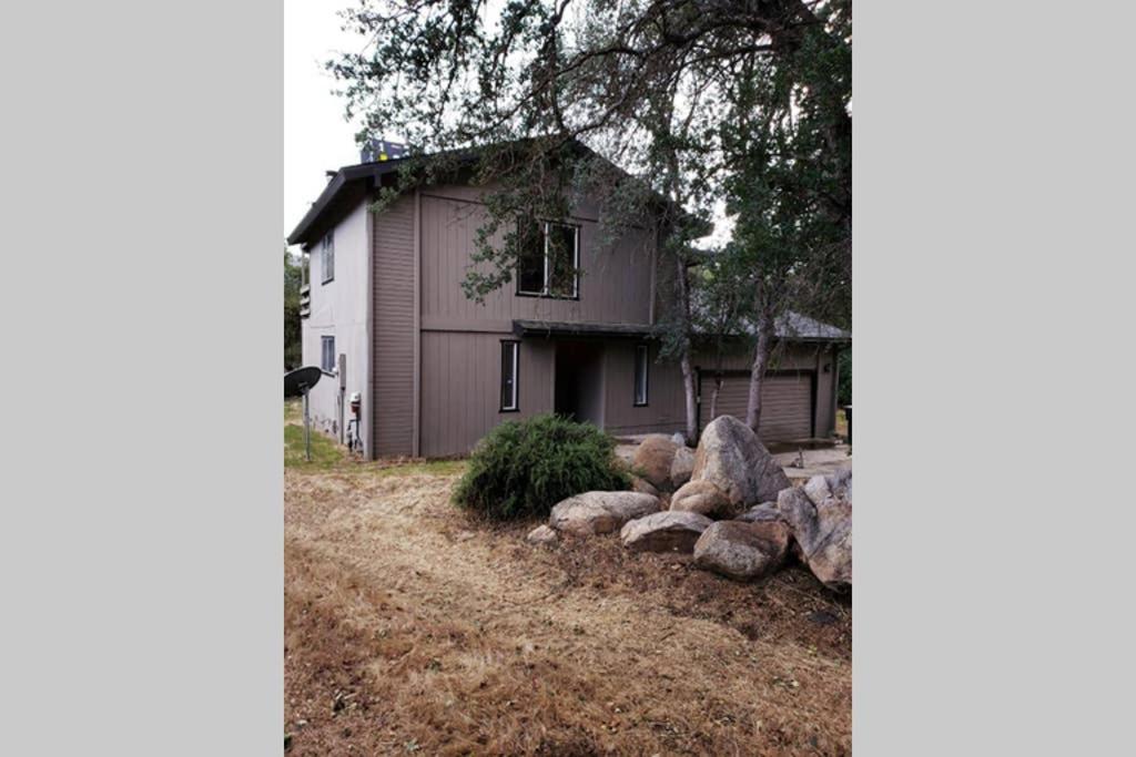 Three-Bedroom House - Photo 7