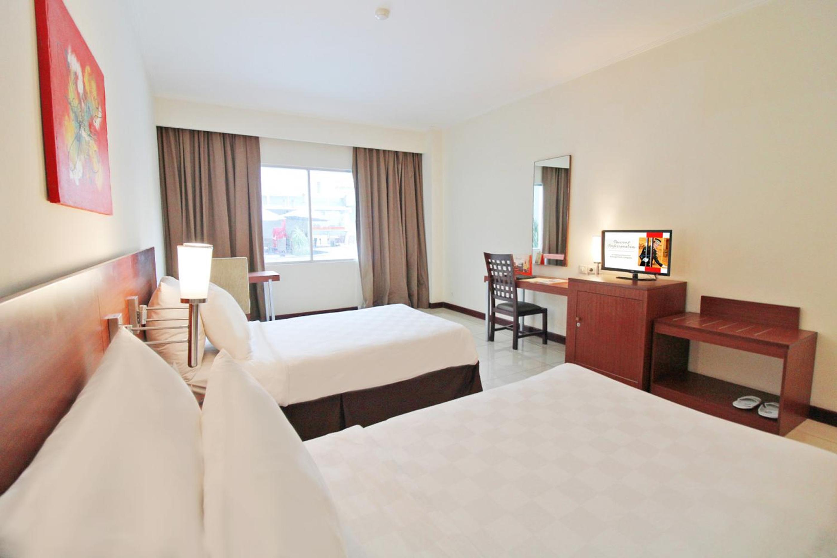 Large Twin Room - Photo 1