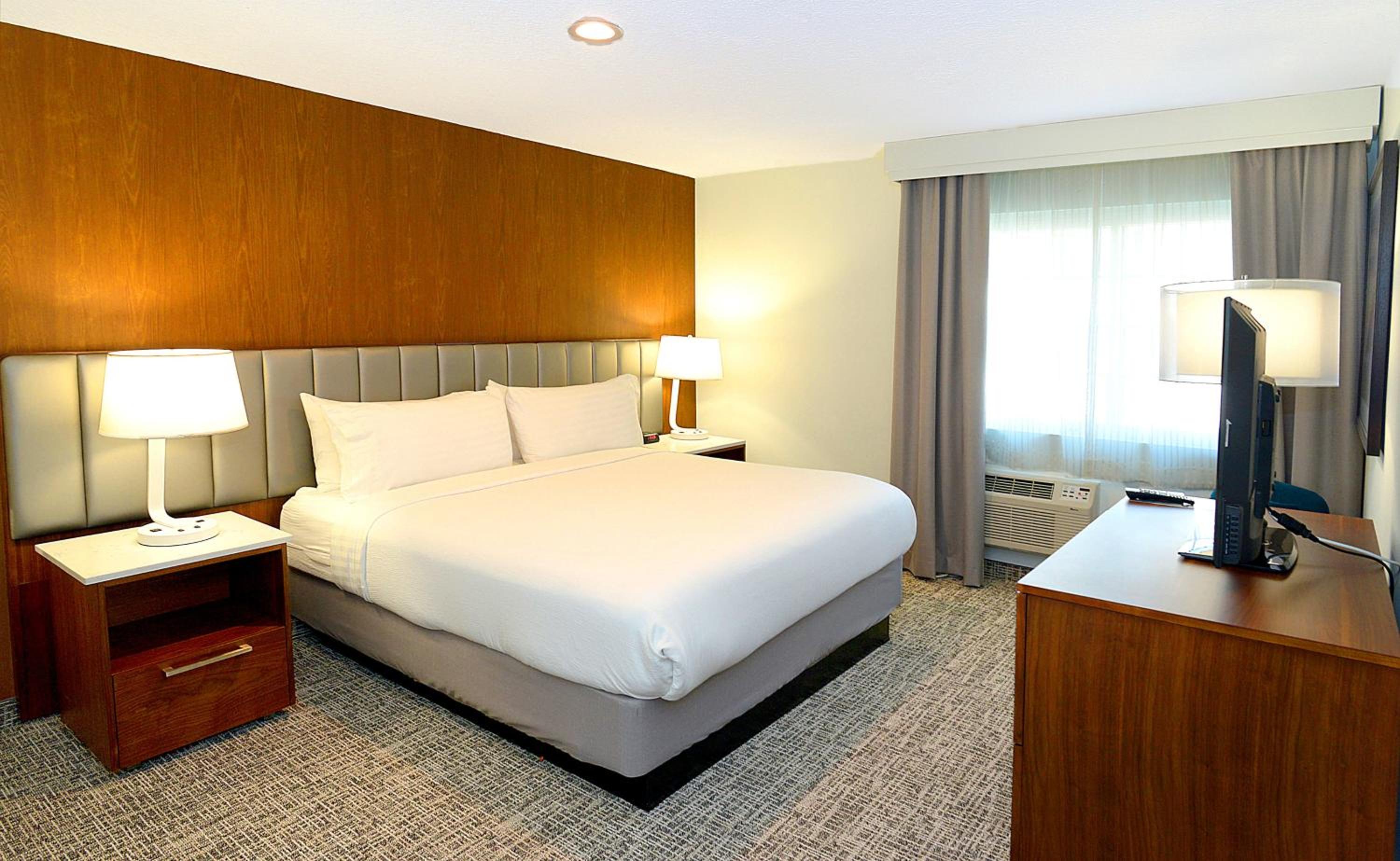Standard King Room - Non-Smoking  - Photo 4
