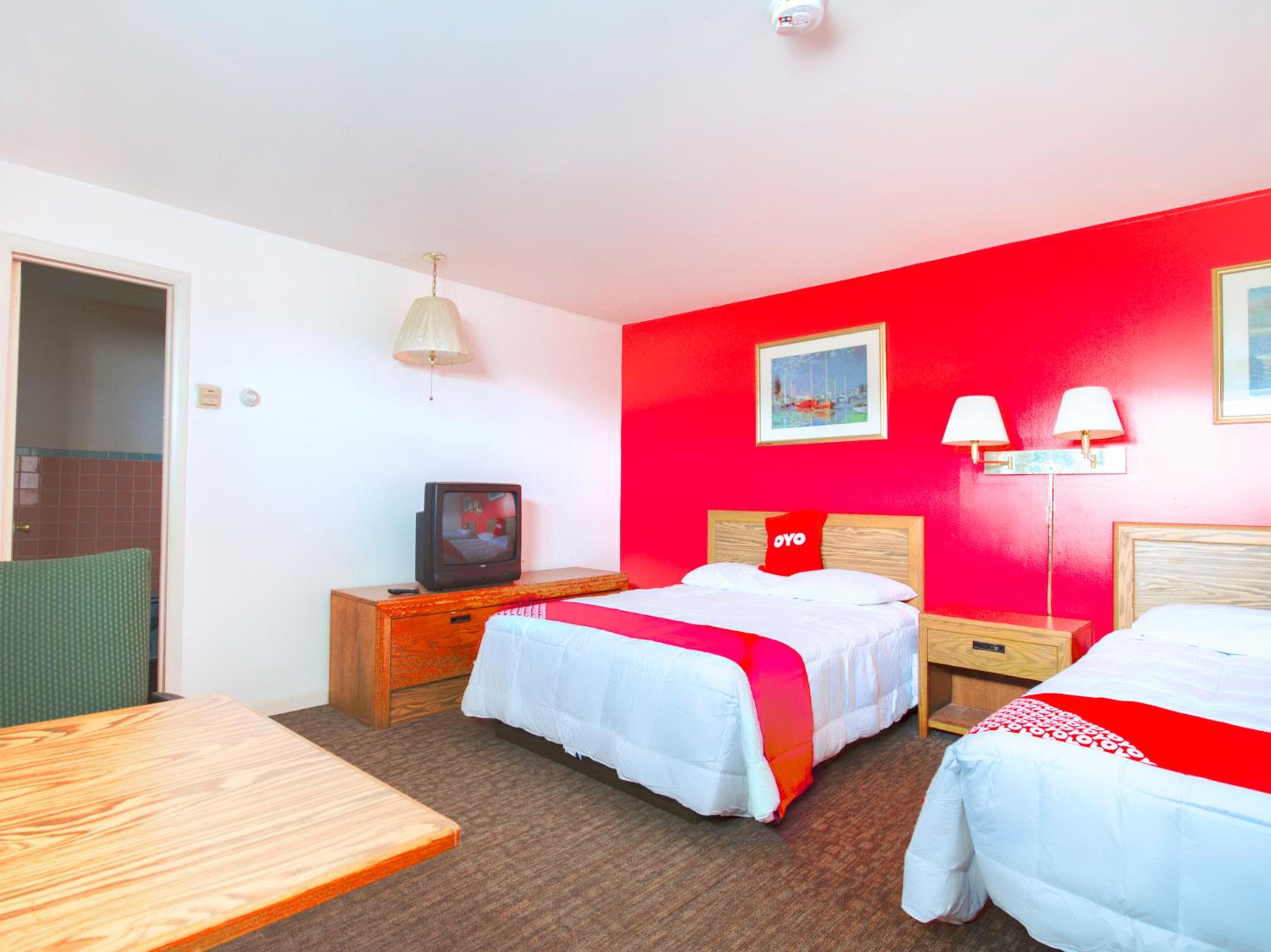 Double Room With Two Double Beds Smoking photo 2